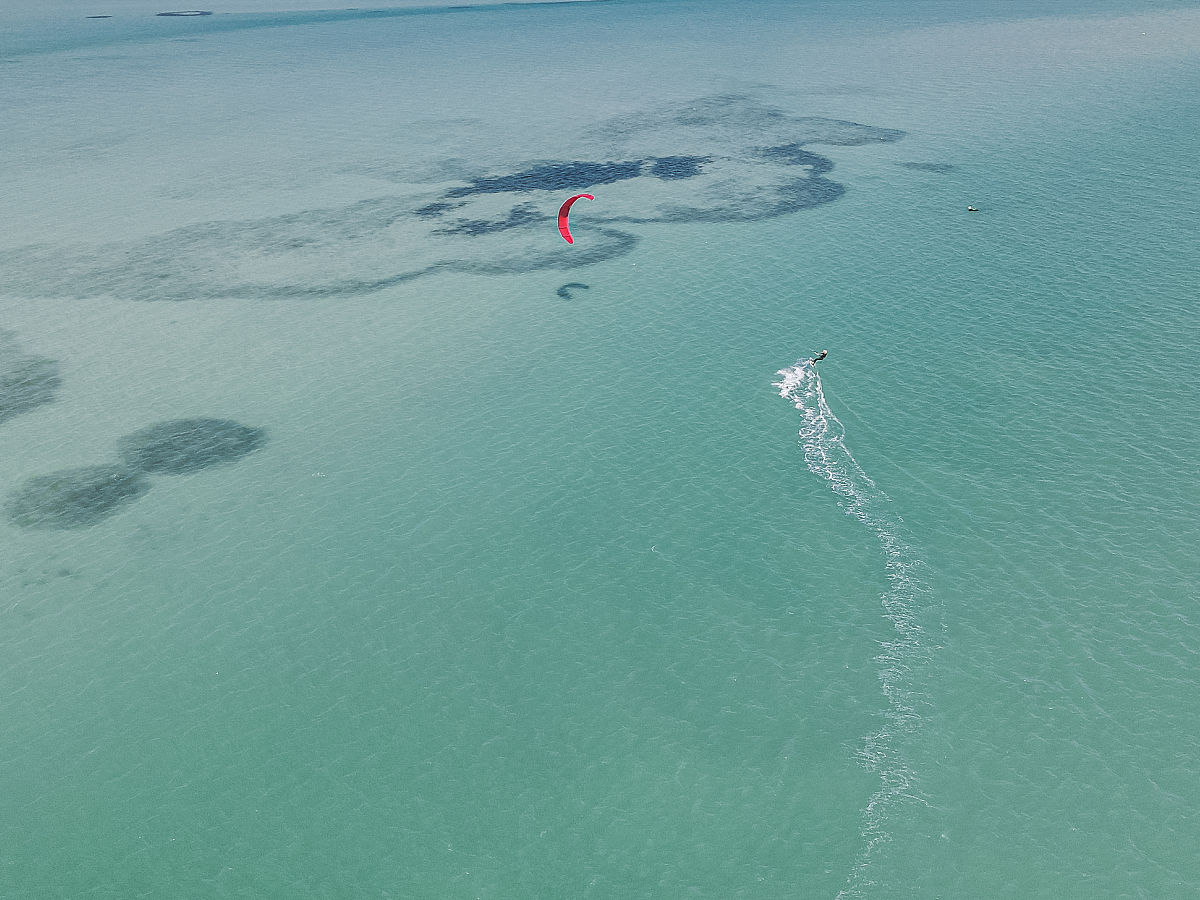 langebaan;一个南非风筝冲浪的目的地