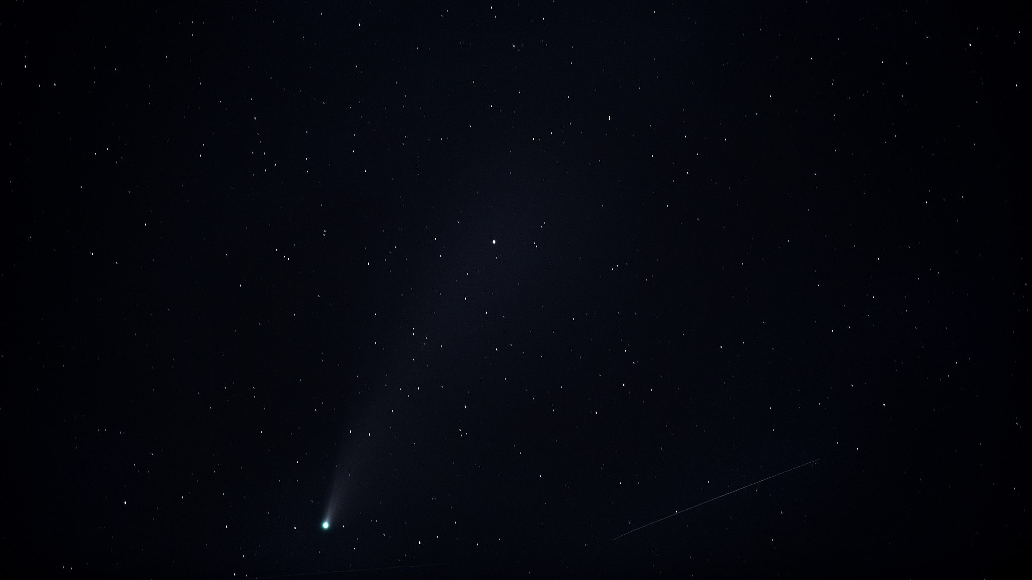 夜寻新智彗星