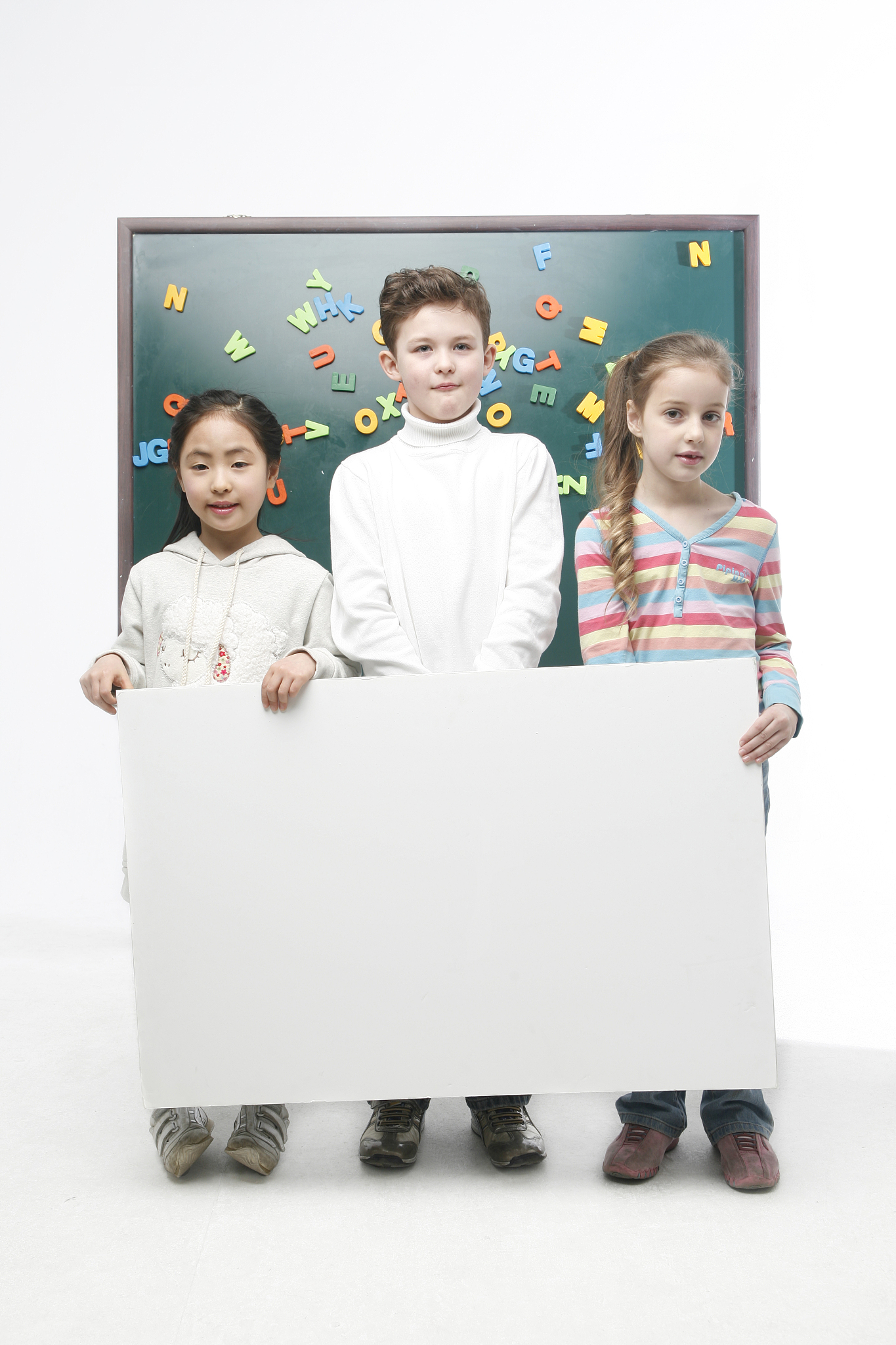 判断：传统的直观教具是指标本、模型、挂图、板书、板画等。