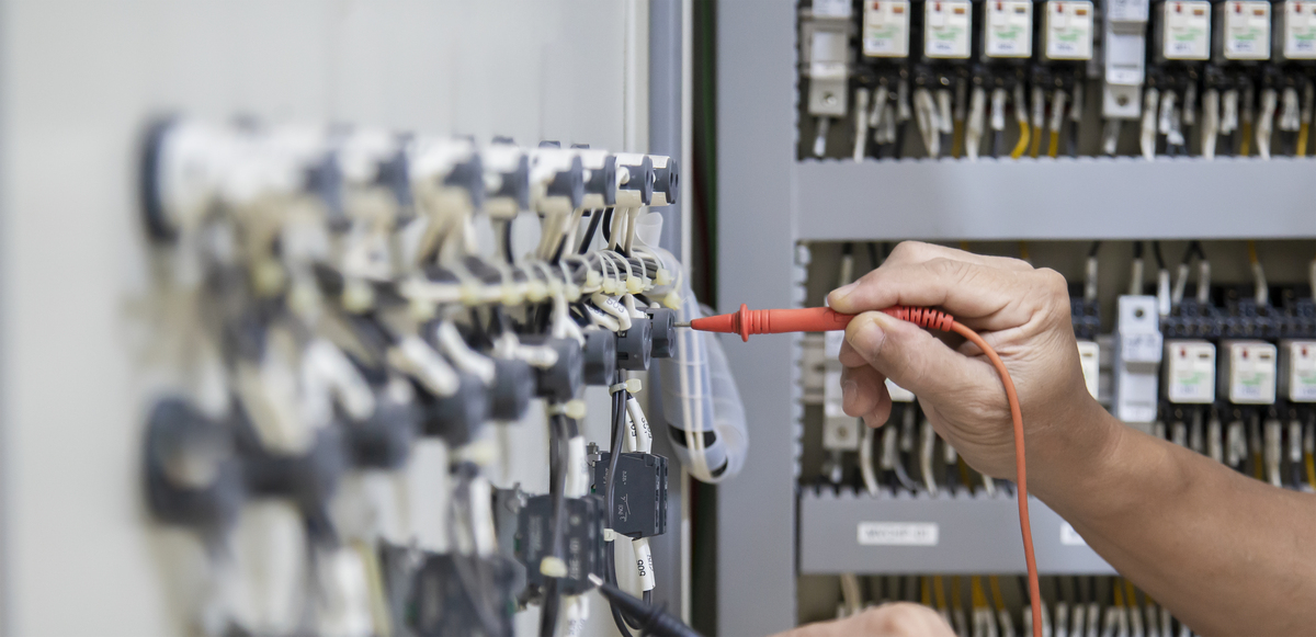 写一篇关于电气控制柜柜体的验收要求