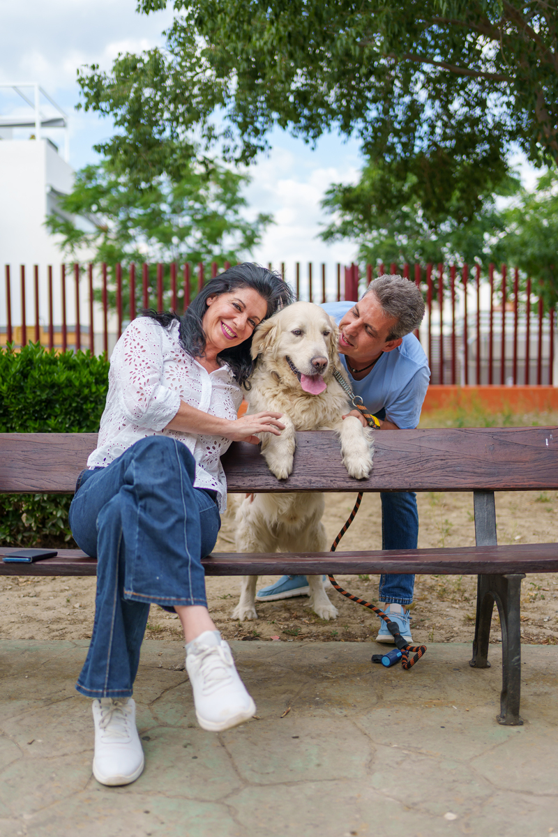 以为什么的狗狗是最合适的玩伴为题写一篇1100字文章