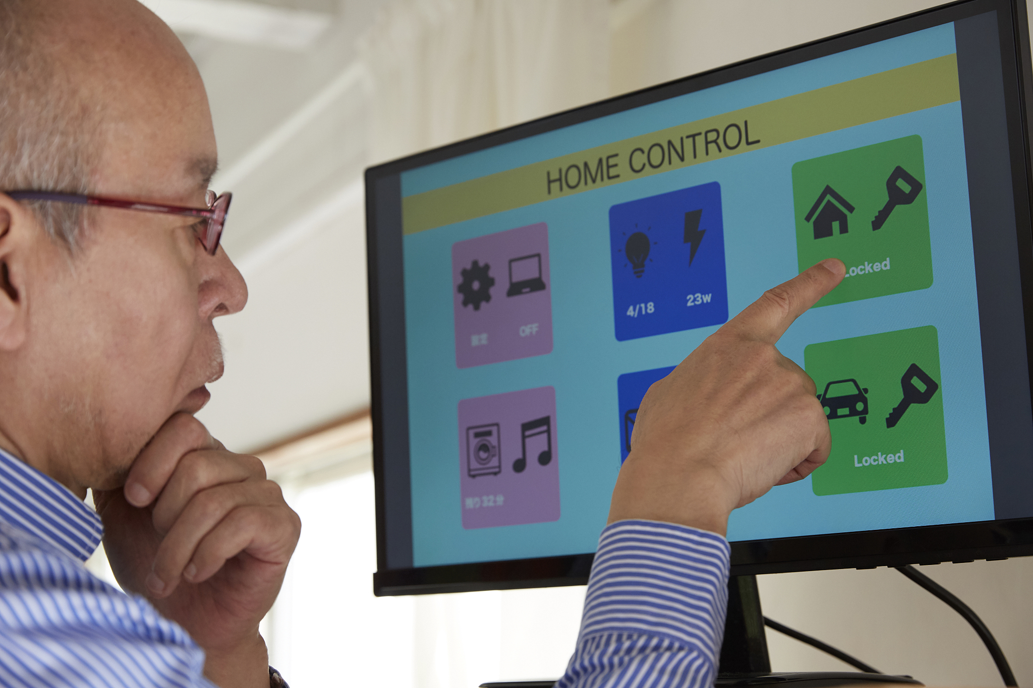 修改：经了解目前洛阳市智慧助老产品的供给主体相对较少涉及养老服务的科技单位主要的经营项目是在智慧养老系统的开发方面专门研发智慧助老产品的企业较少。这一点在2020年的洛阳市智慧养老交流会议中也有体现结合老年人对洛阳市智慧助老产品的需求度也能够看出大多数老人比较熟知和愿意接受的产品还是在血压、血糖、血脂这些传统的助老设备上。 但调查显示老年人对新型助老产品的使用意愿还是较高的。