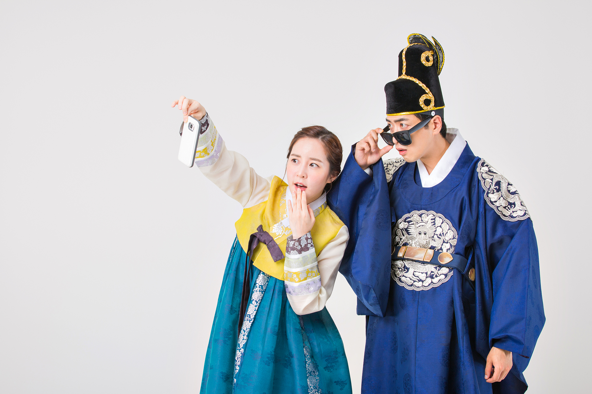 Go Fire智能服装管理平台--融合少数民族及非遗元素进行原创衣物设计以及自有衣物管理的平台进行名字的缩减