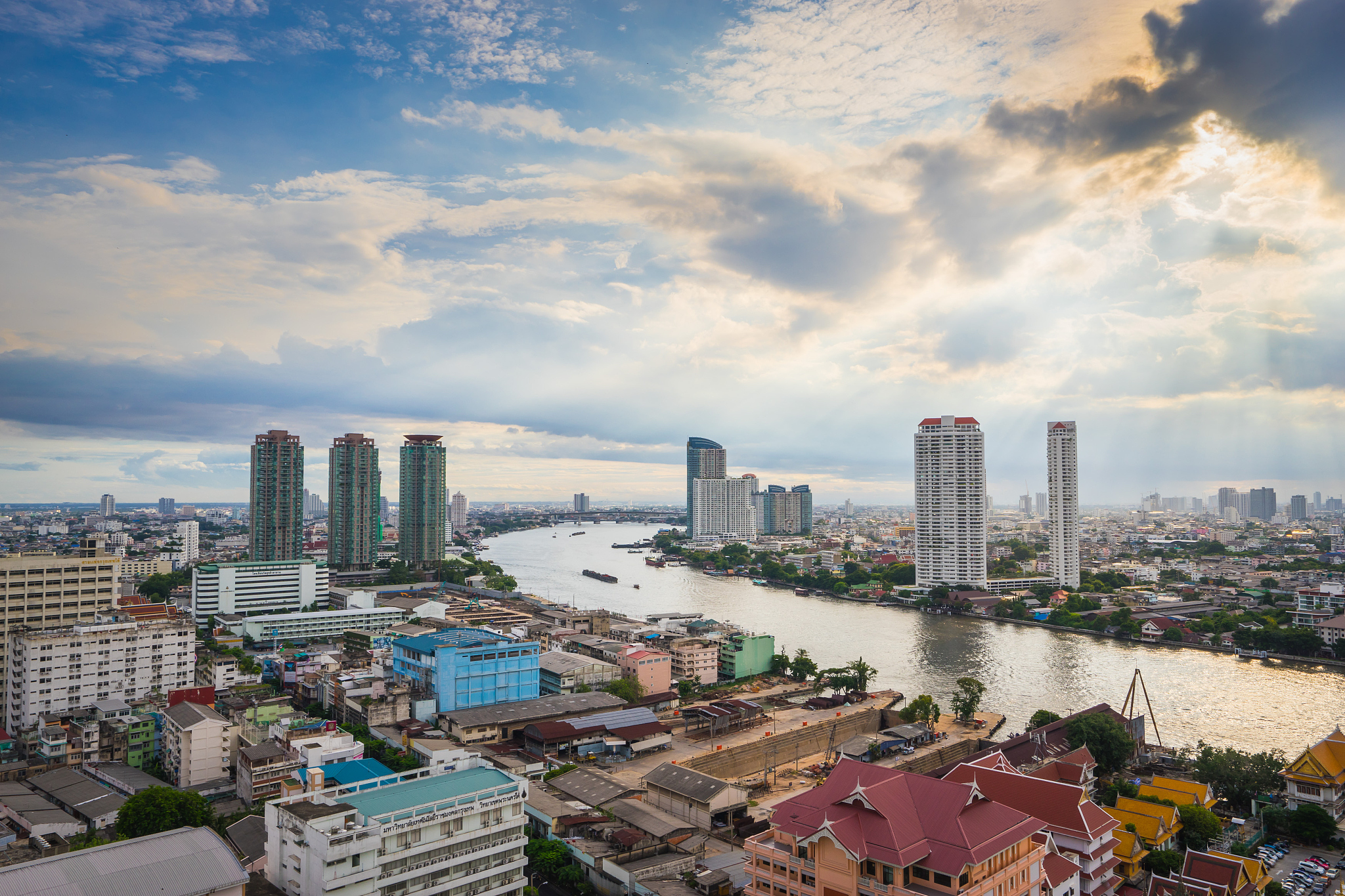 beautiful curve of chao phraya river