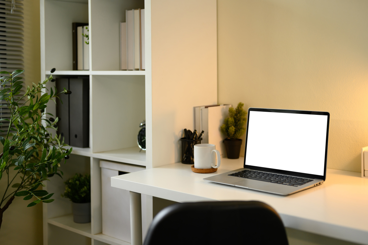 完美工作室之选：我的新电脑桌测评