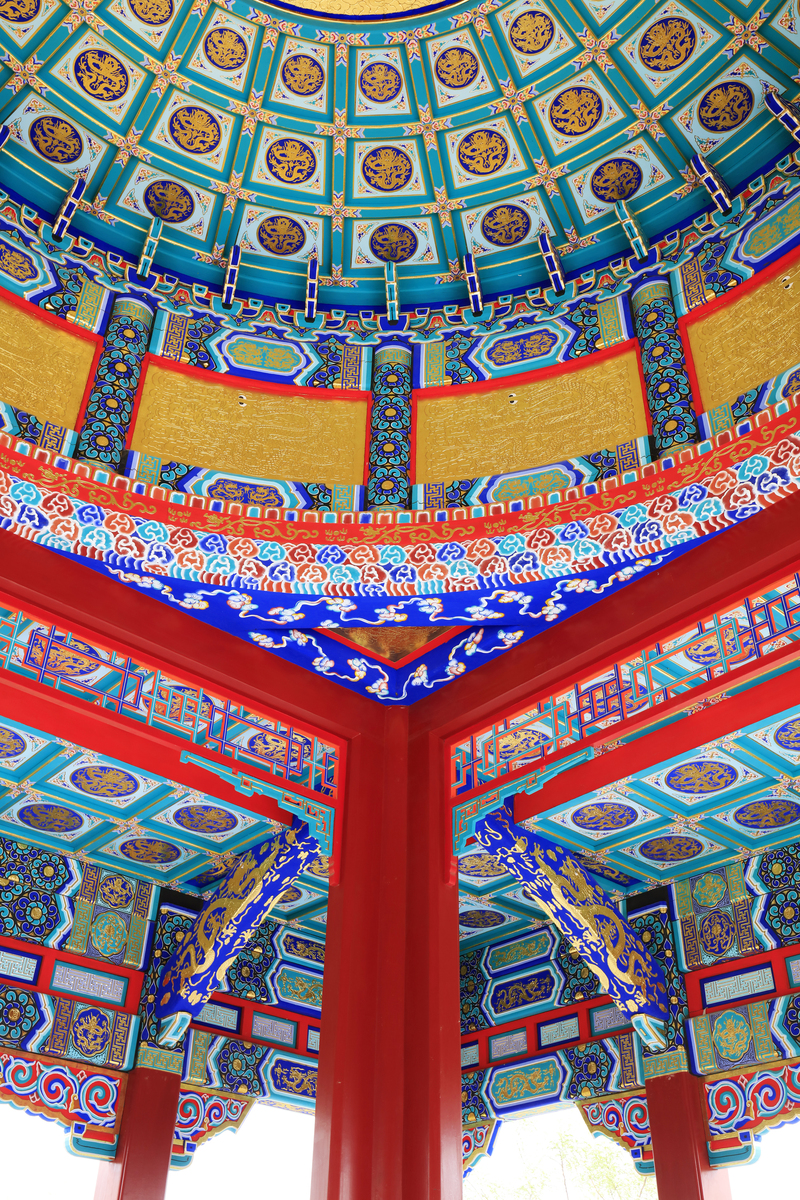 中国古建筑色彩与装饰：文化底蕴与审美理念