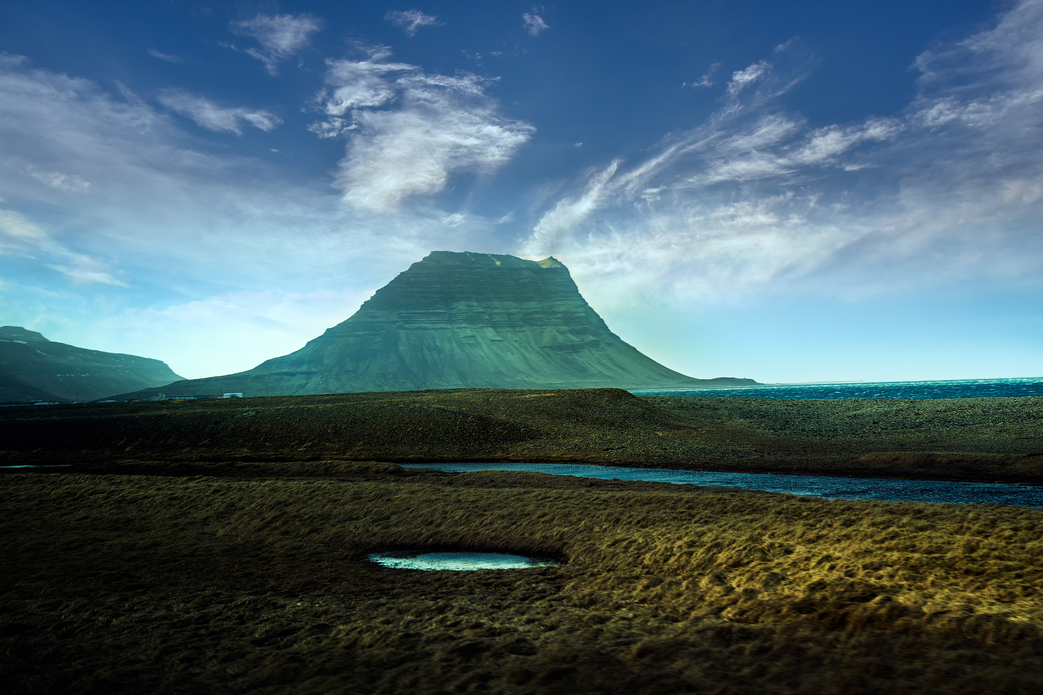 kirkjufell mountain, iceland.landscape of a view of the route be