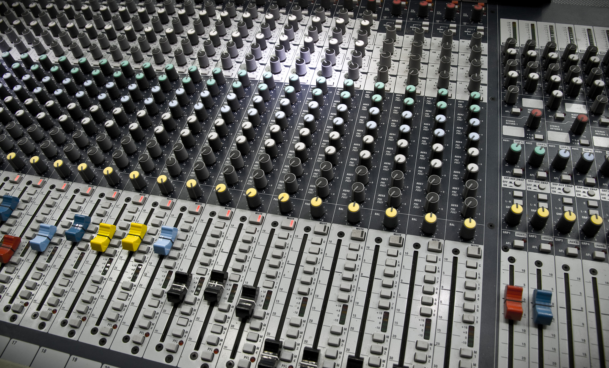 全频线阵低音功放