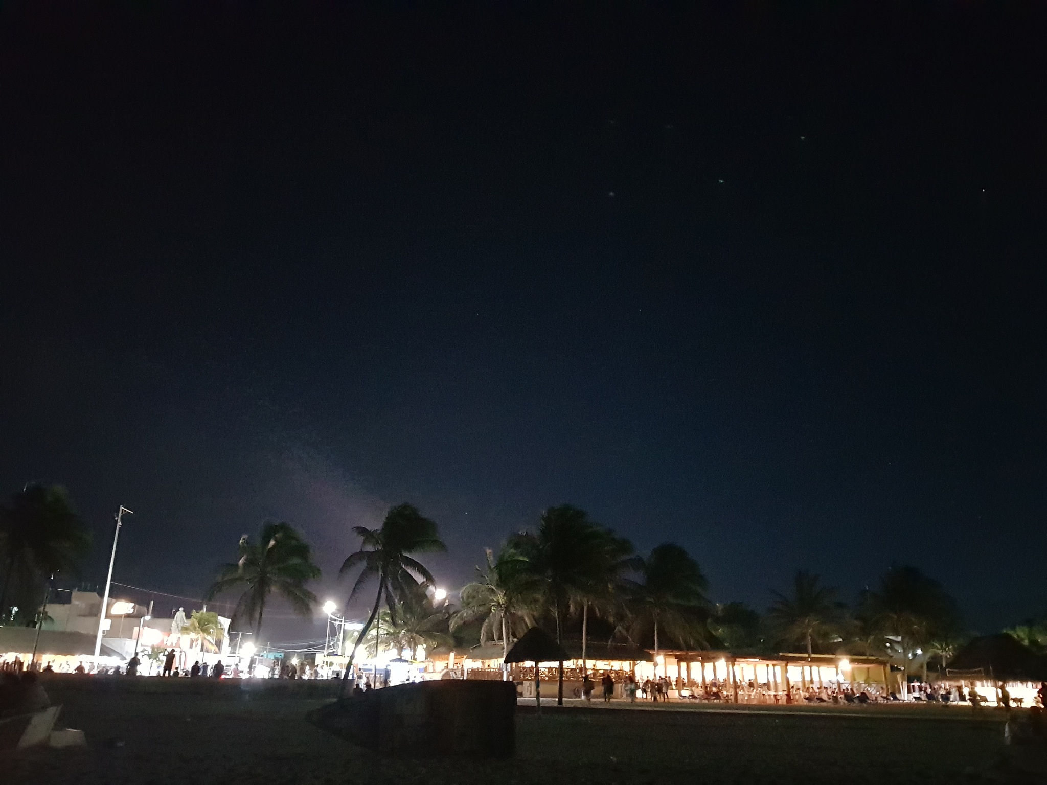 夏季夜晚最佳活动推荐：浪漫、放松、激情 | 探索夏夜精彩