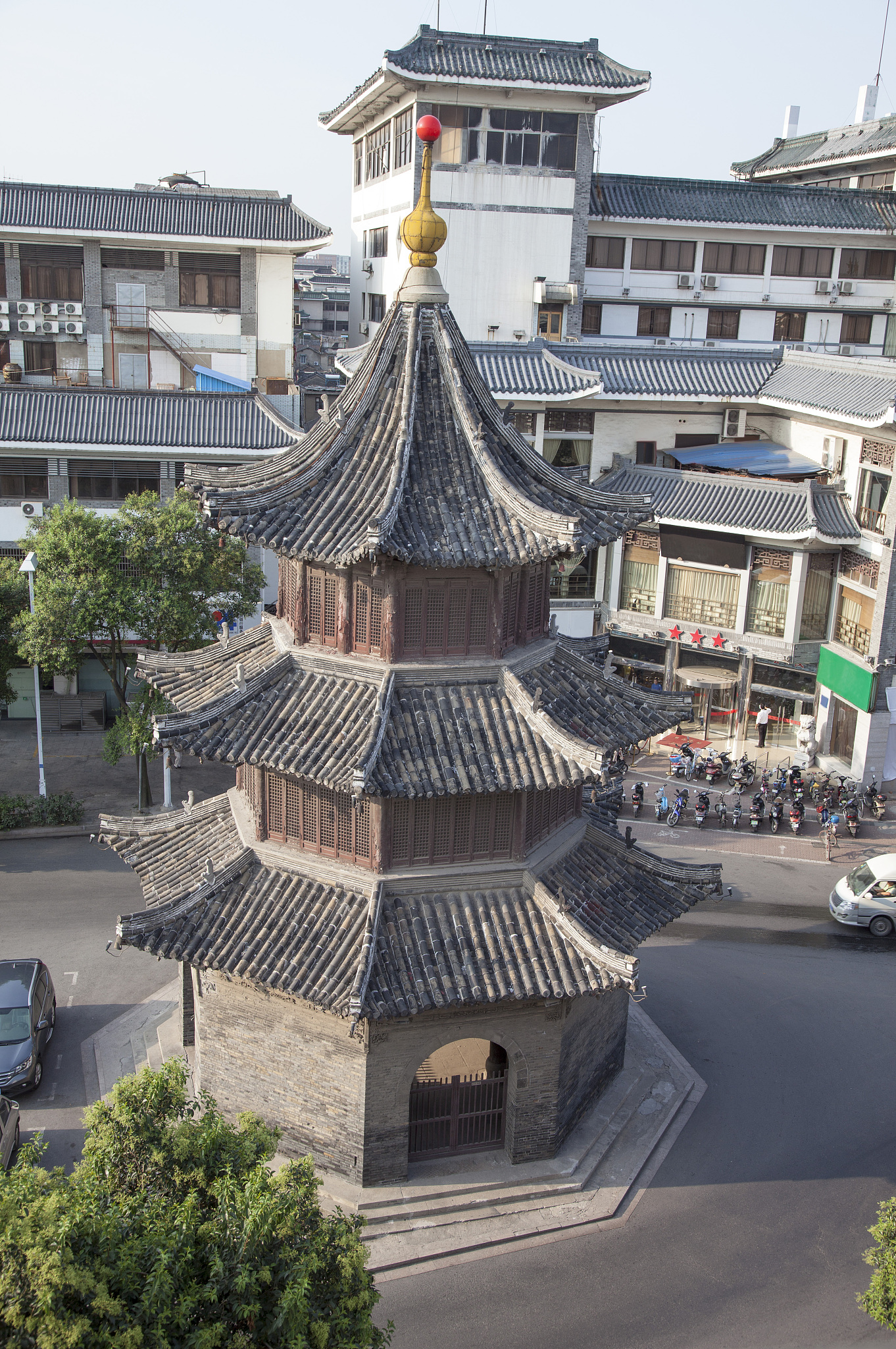 以天心阁的建筑结构建筑材料建筑风格建筑装饰建筑布局建筑技艺六个方面来写一篇推文。
