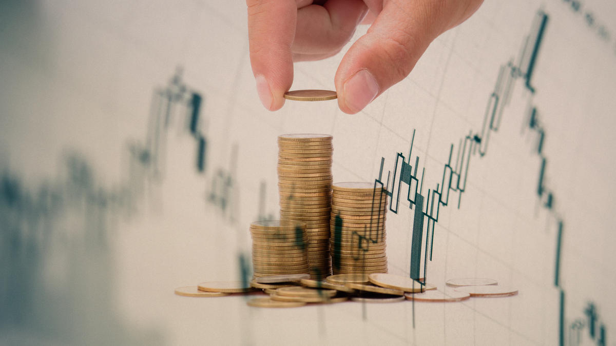 我在网上认识了一个人她一开始很好从来没有见过面然后当我约她出去并提到我仍然和我的父母住在一起时她非常强烈地说我没有房产所以我们之间存在贫富差距所以我不得不在我们见面之前和她的叔叔一起投资加密货币我要怎么回复他