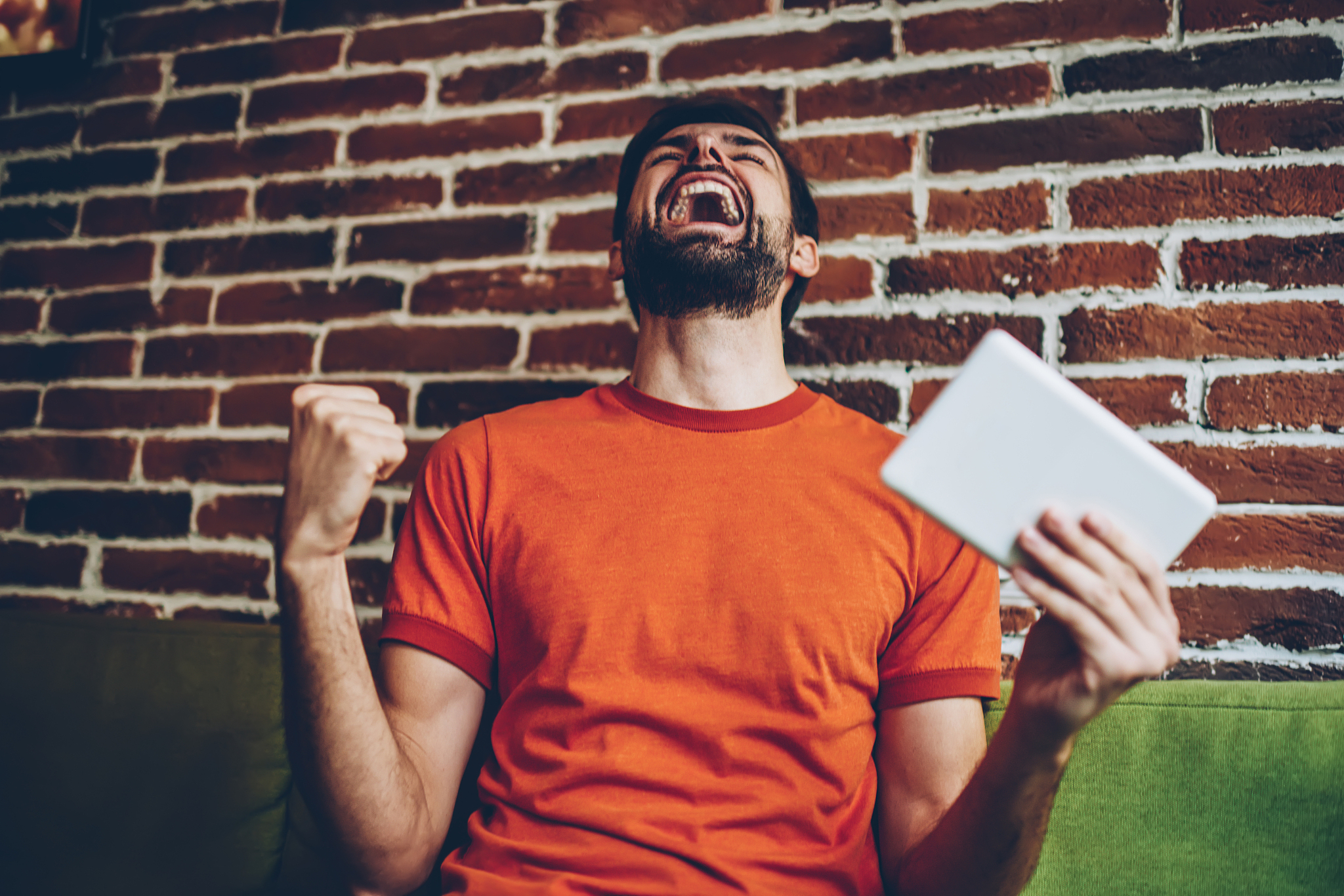 亲亲一分钟消耗多少卡路里？