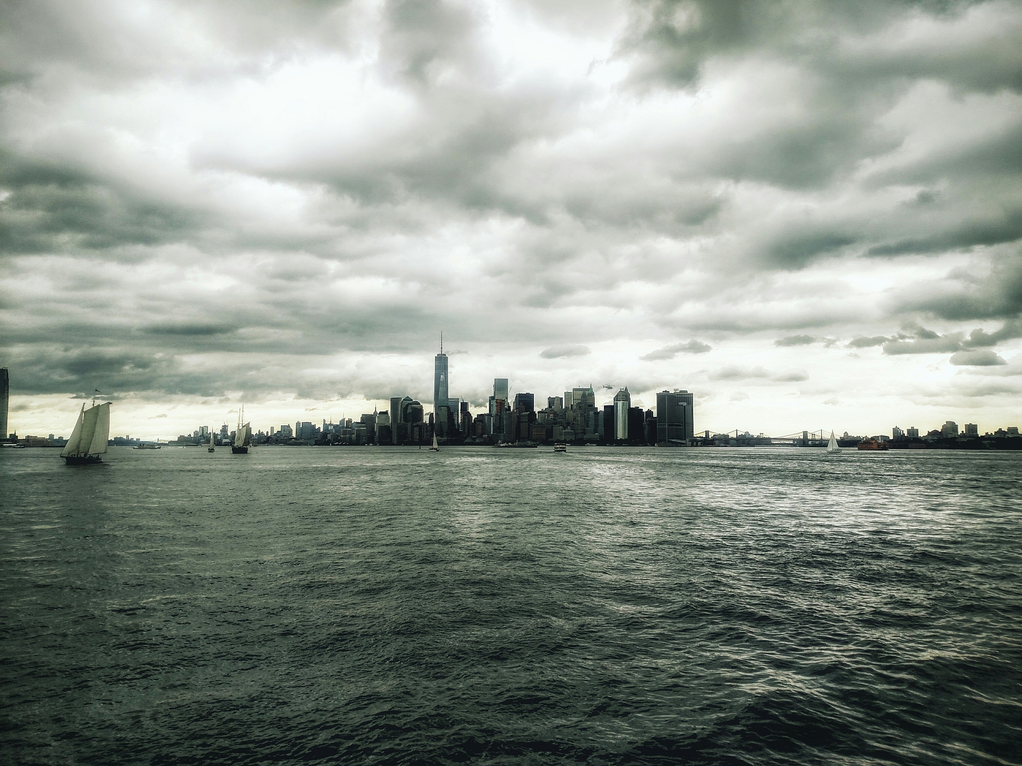 改写曼哈顿距离的优点是计算速度很快。