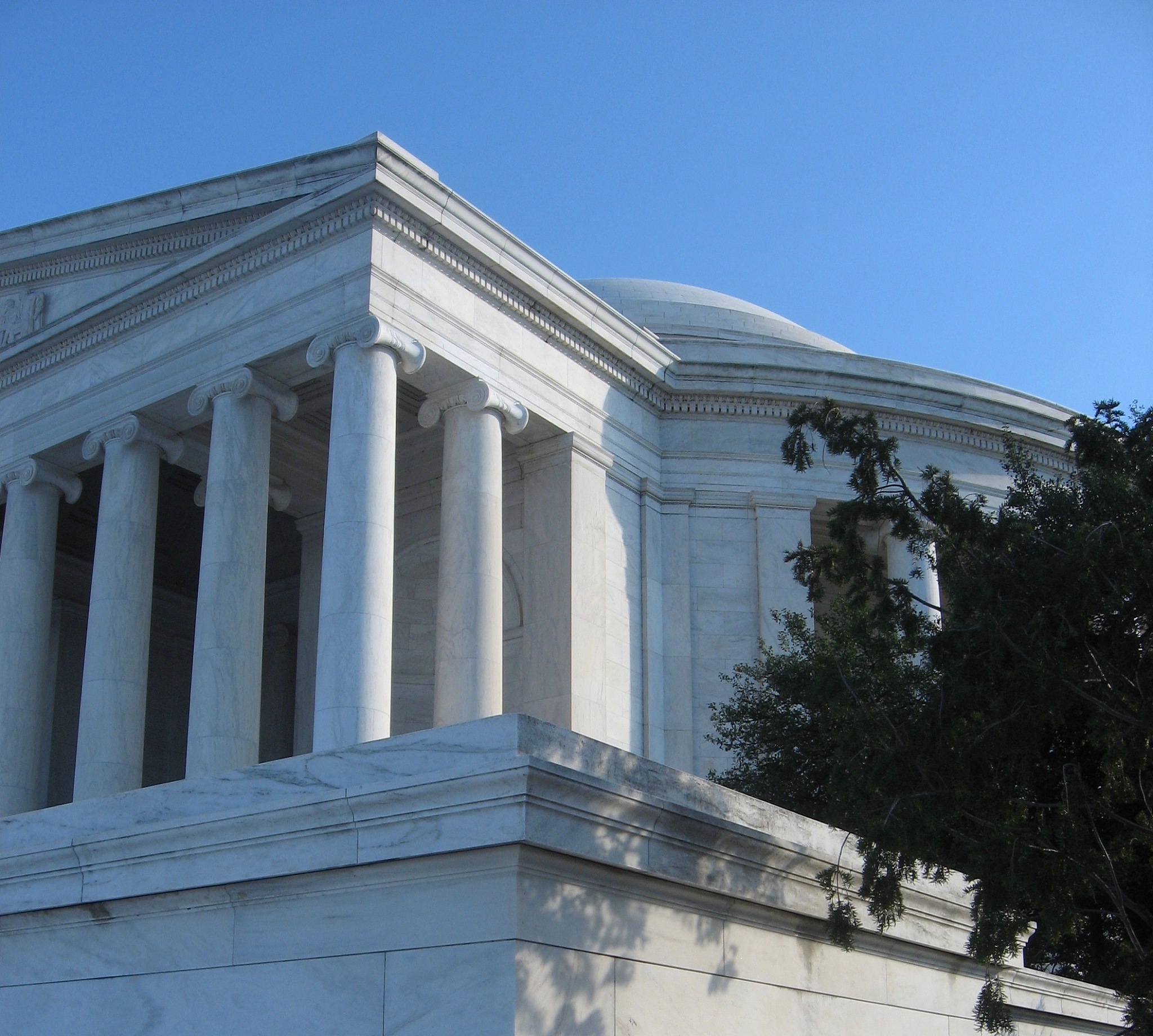 介绍美国的历史和文化包括国家的传统文化、历史名人、重要事件等。