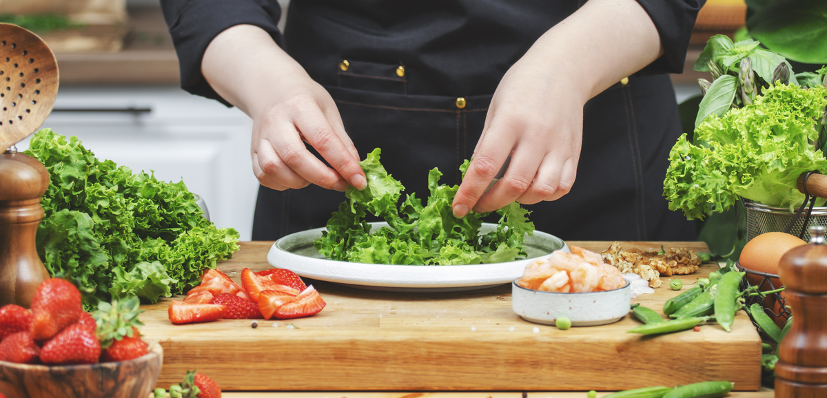 如何做出美味的饭菜：简单易学的烹饪步骤