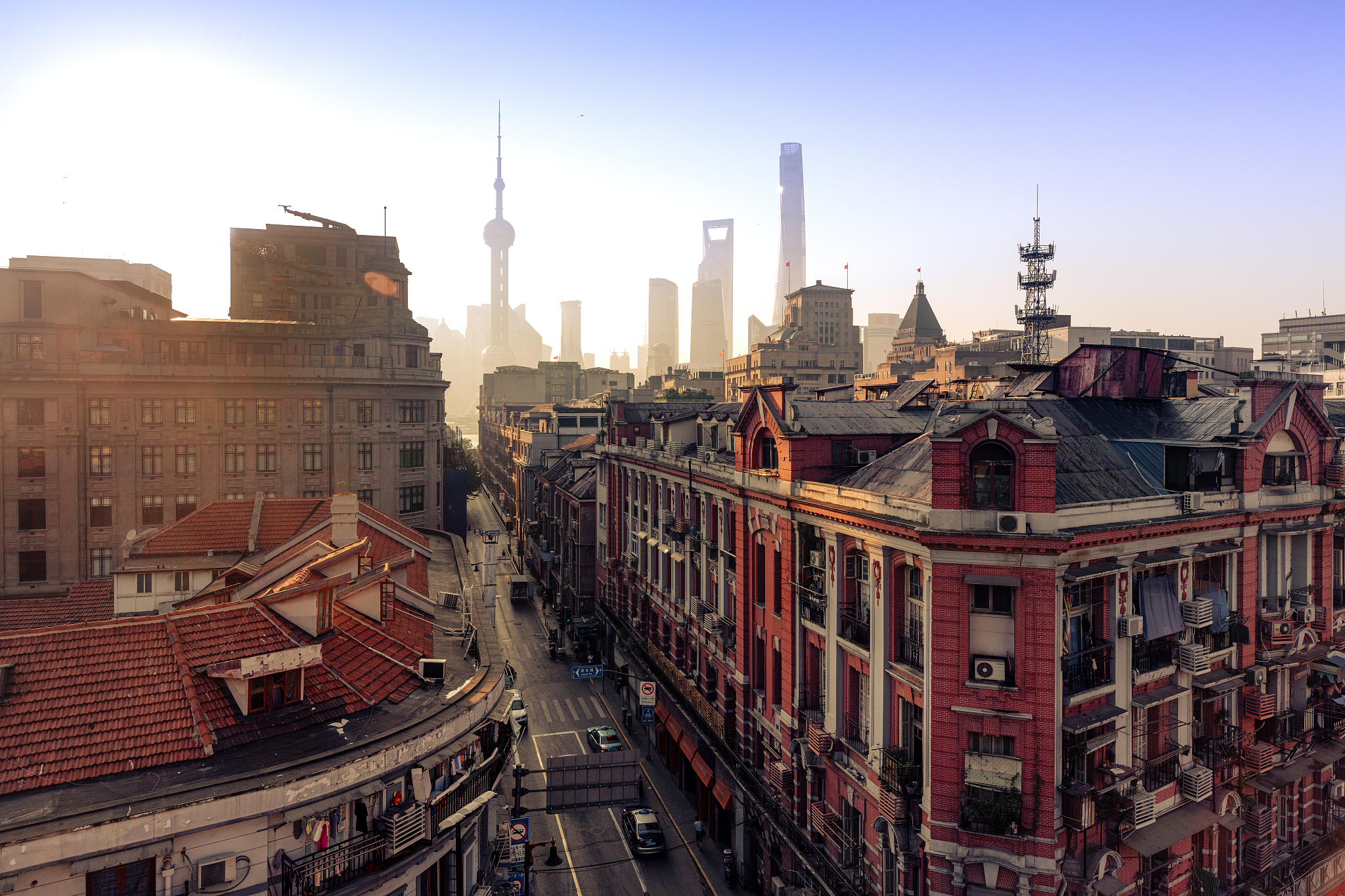 上海故事：爱与奇迹的交织 - 为爱上海