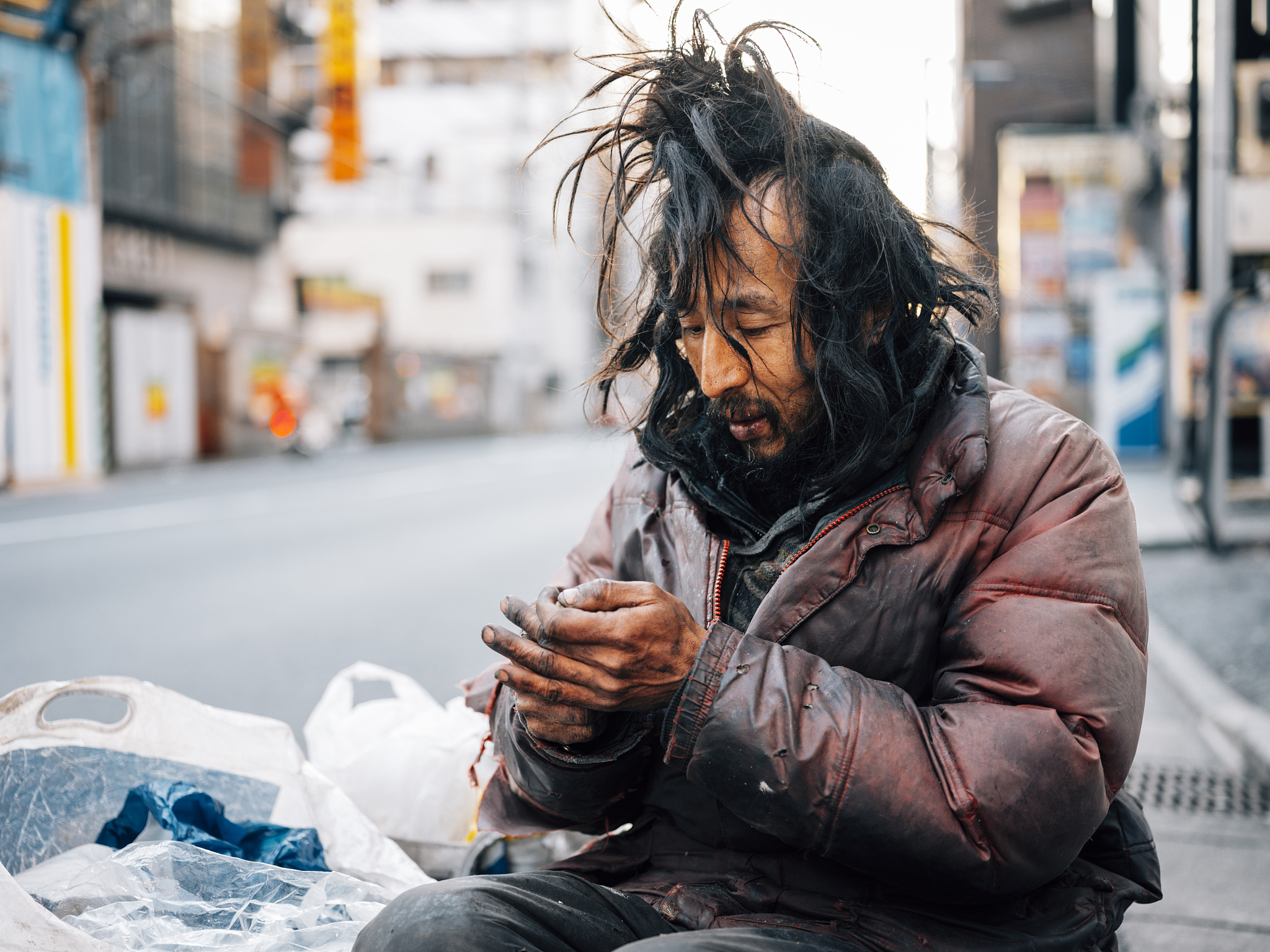 Lee Jeffries摄影作品《深邃的流浪汉》解析：从第一印象到色彩
