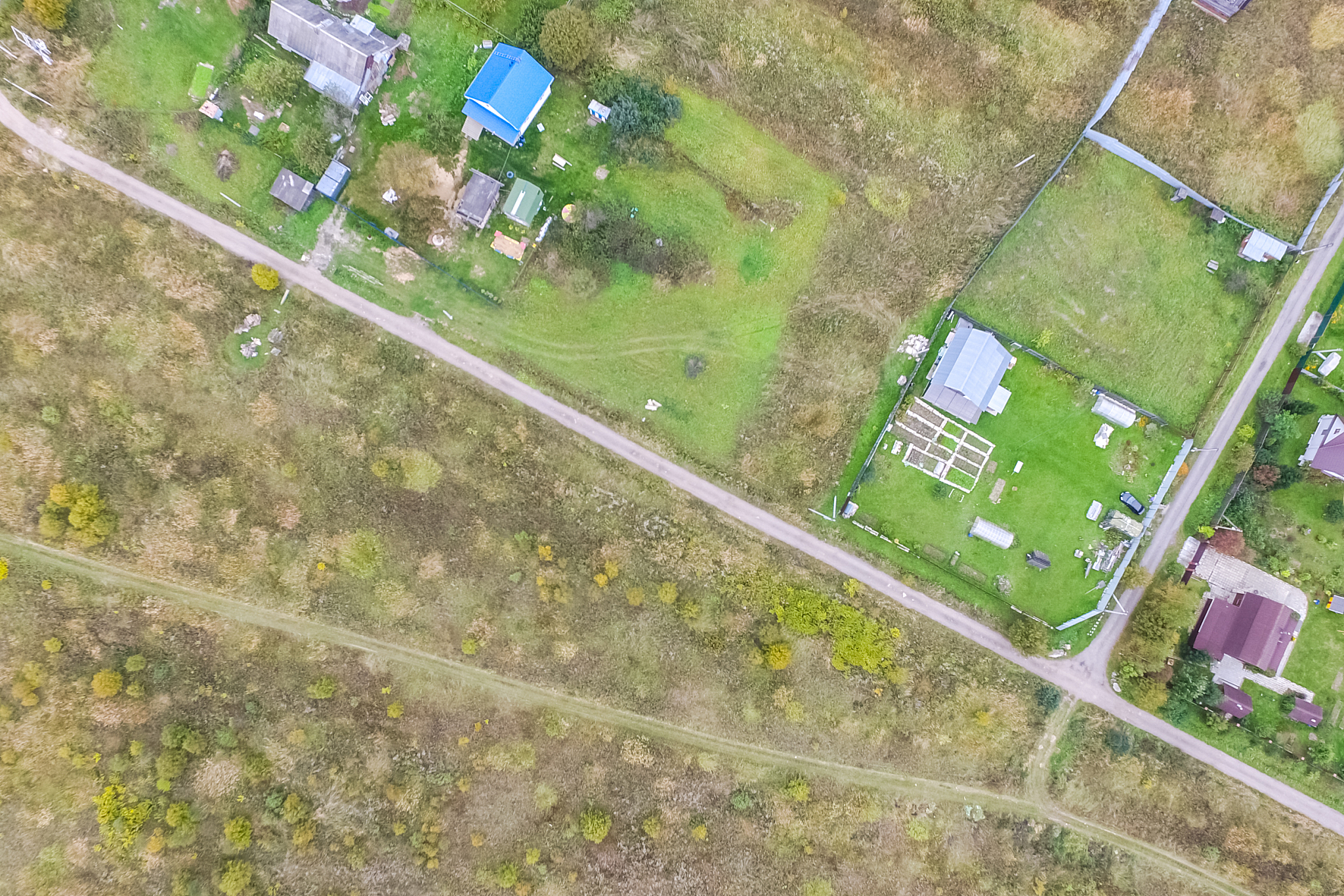 村庄河地土地属于个人还是有关部门