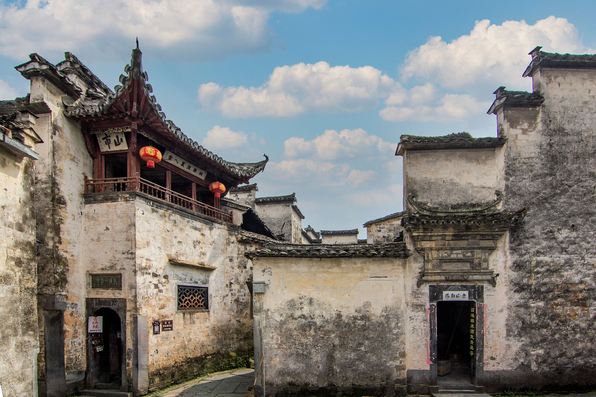 徽州古建筑保护与传承：现状、挑战与发展