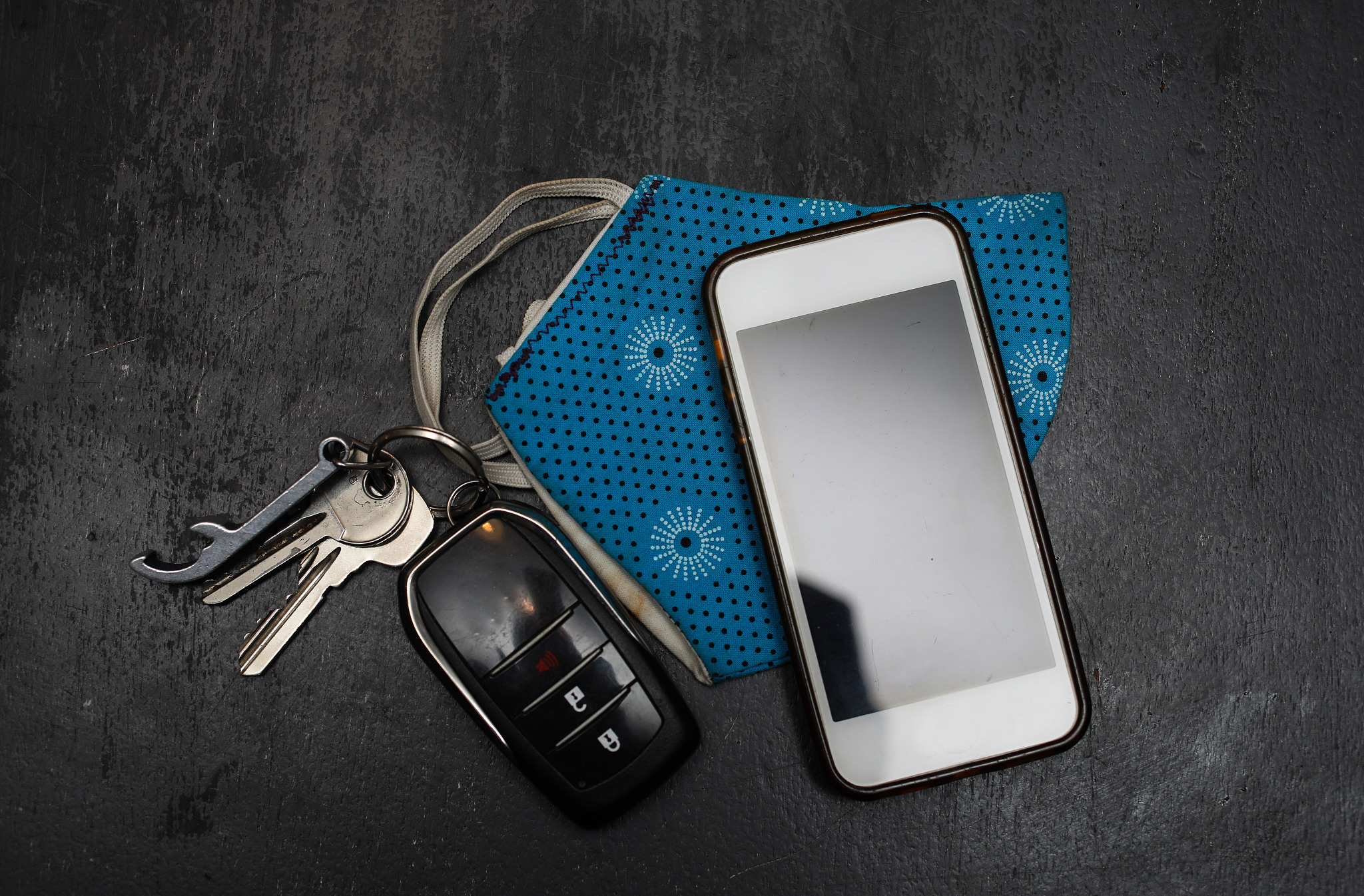 车钥匙手机(手机怎么绑定汽车钥匙解锁?)