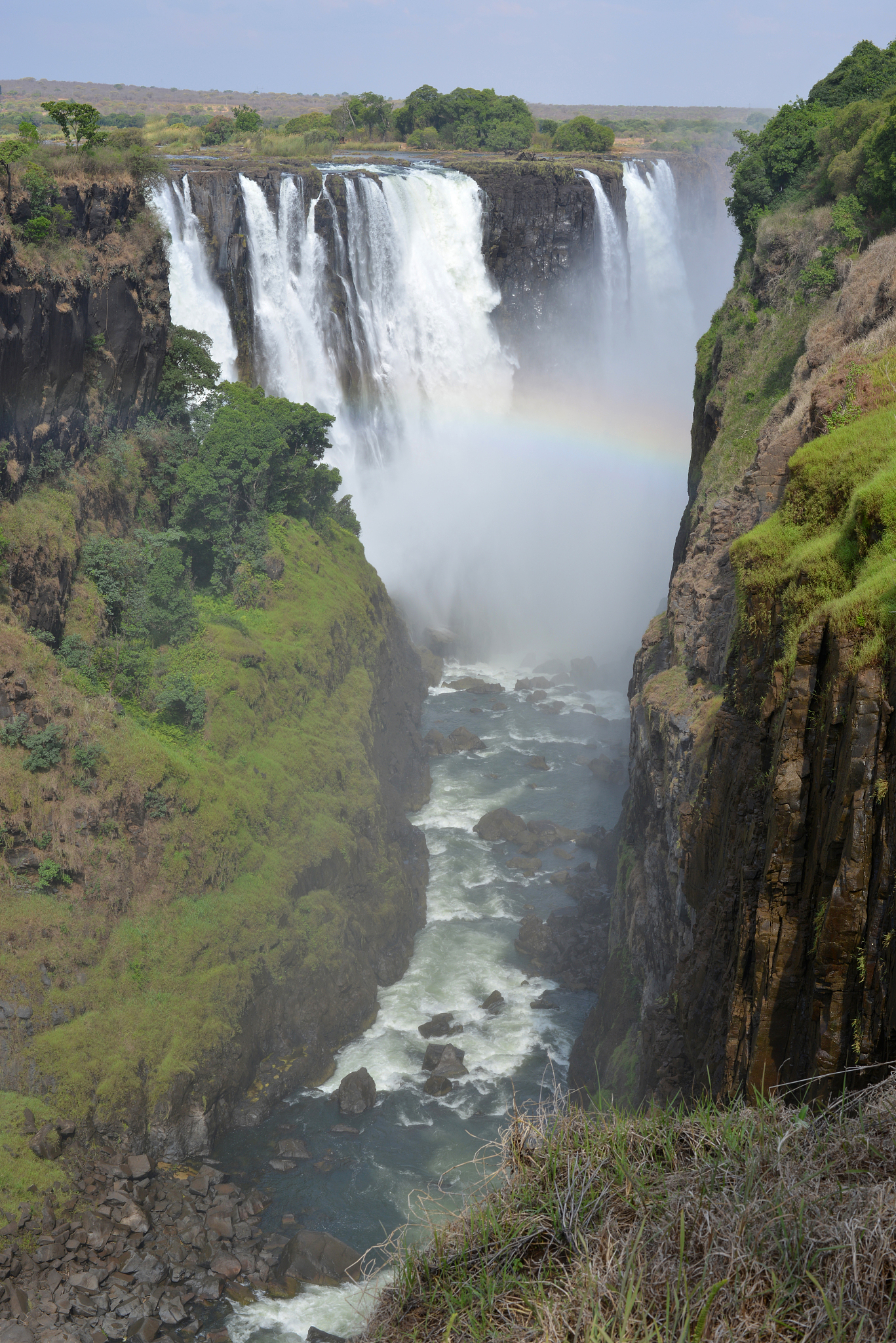 世界五大瀑布之一位于非洲的是，