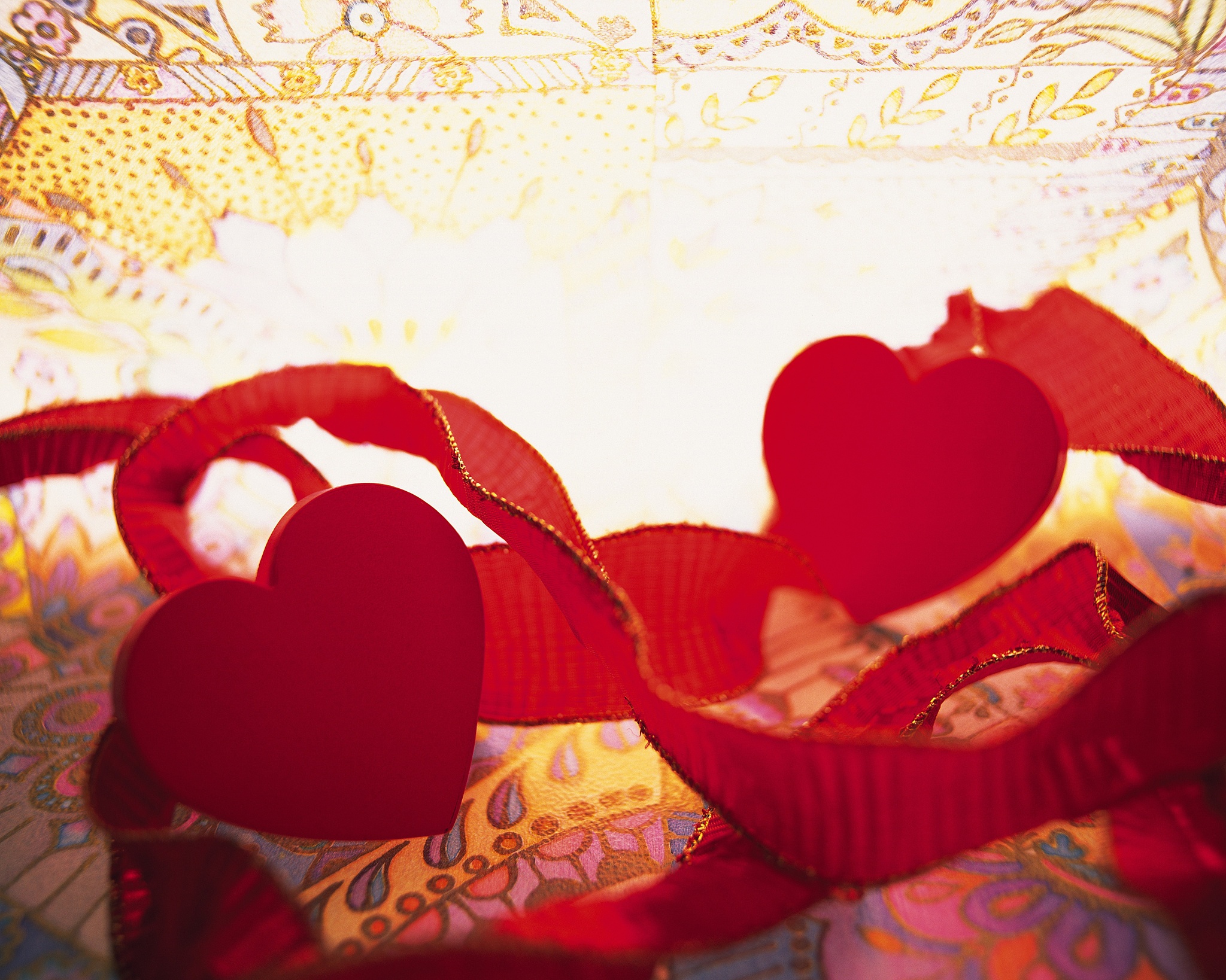 爱情三元素：激情、亲密、承诺 - 中国爱情观解析