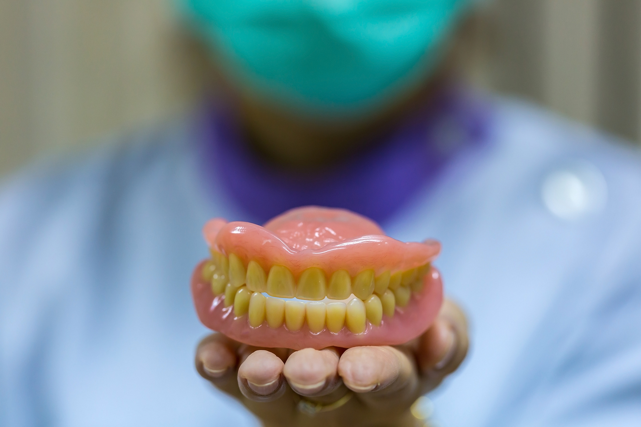 口腔二期种植牙注意事项：骨结合、牙龈健康、术前准备等