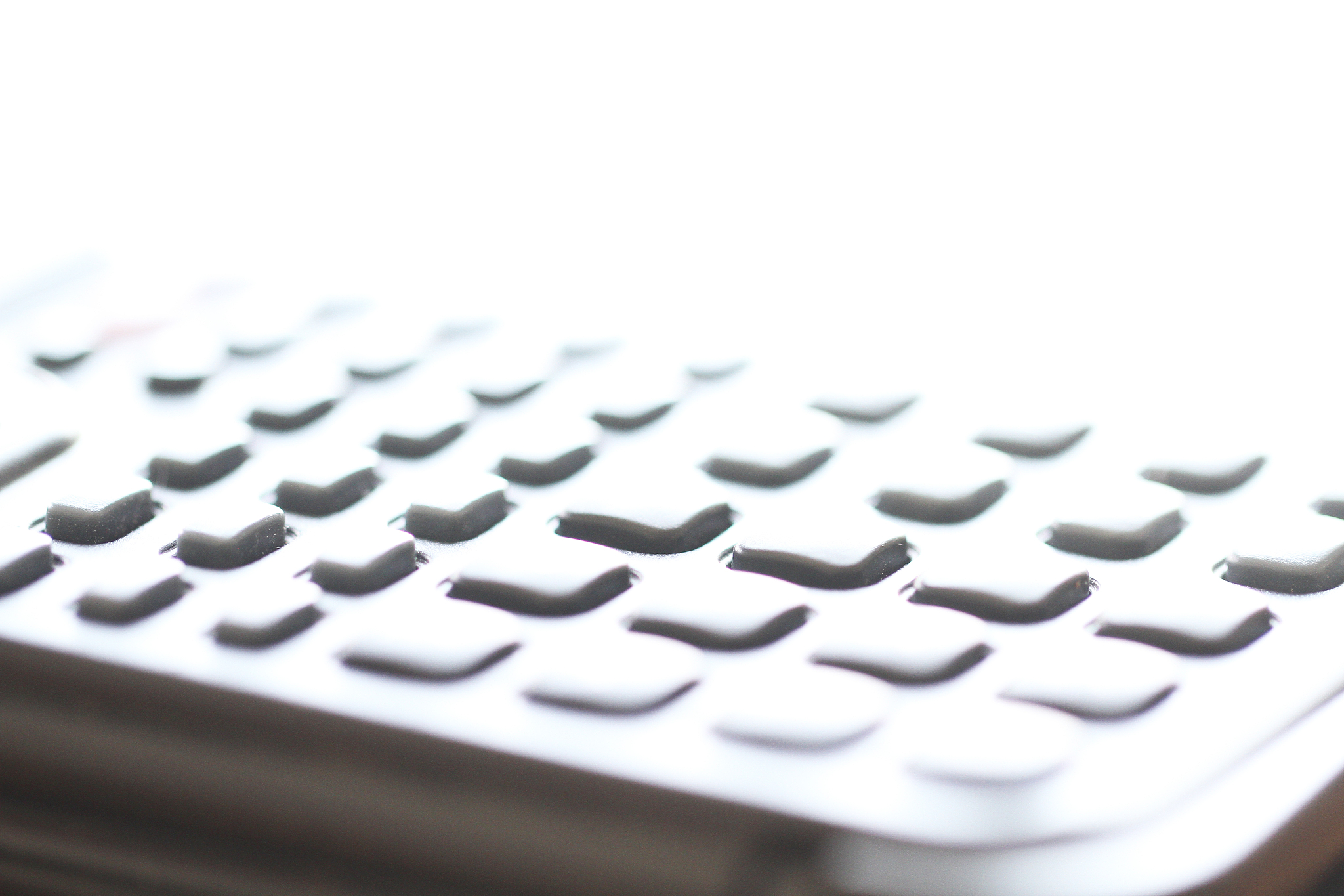 excel怎么查找出两个表格的重复值