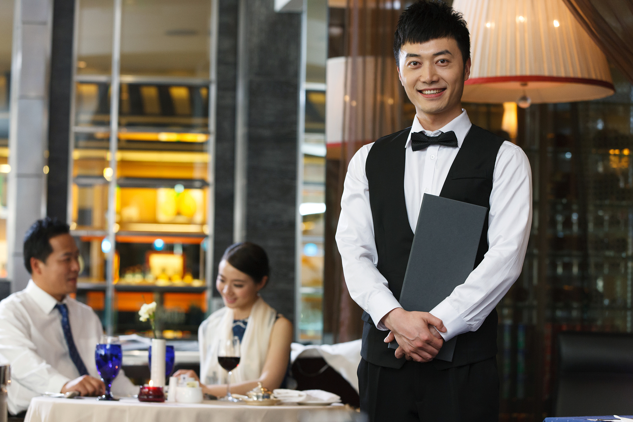 酒店店长读《服务精神》第九章心得：提升服务水平，赢得客户忠诚