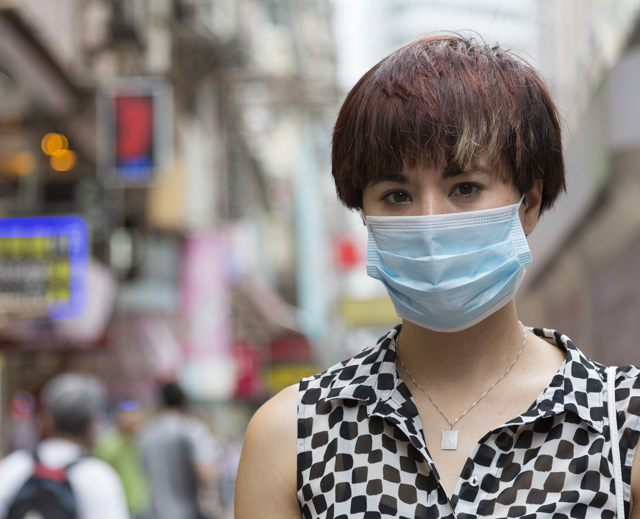 以《红玫瑰与白玫瑰》中的女性主义写一篇英文论文