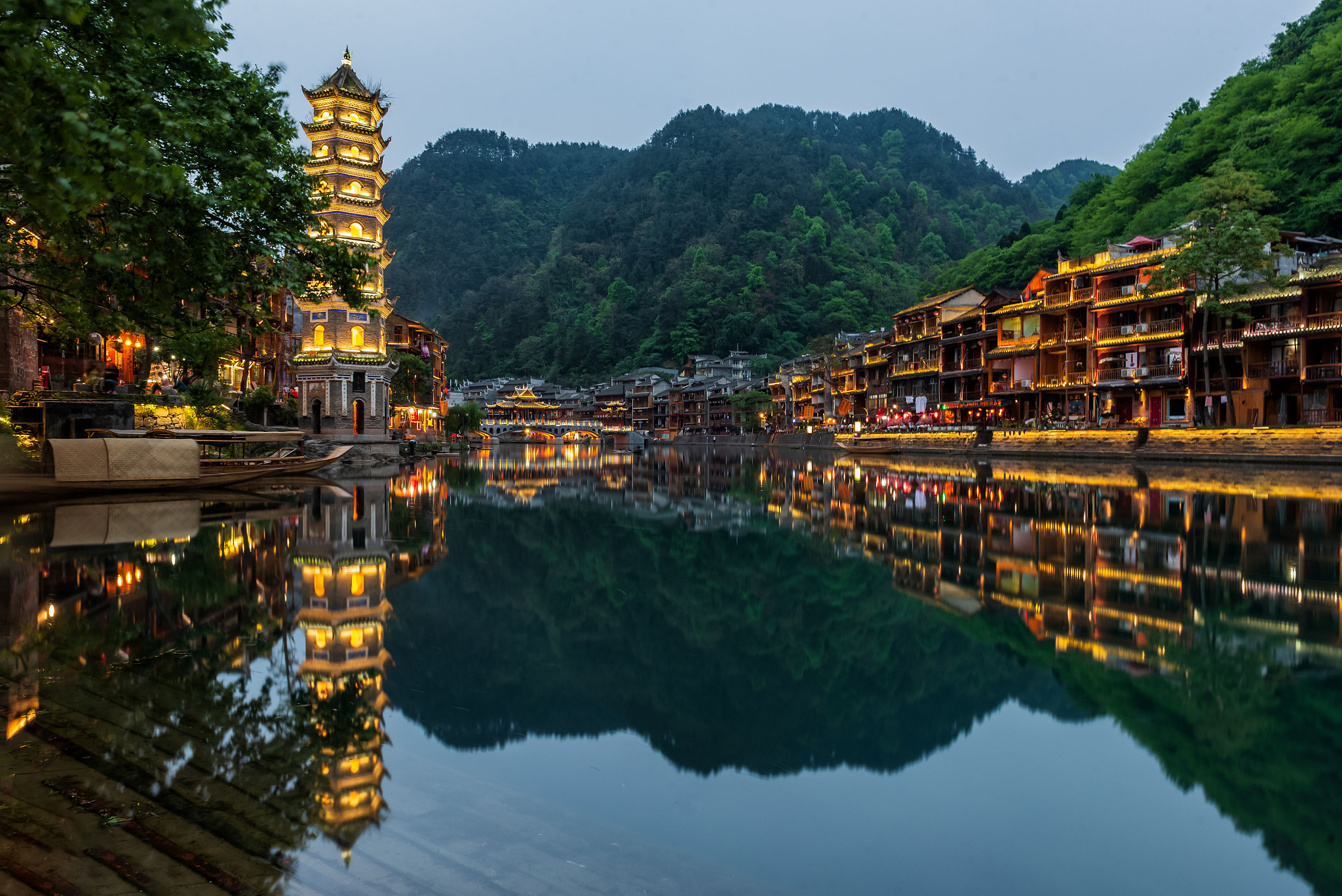 湖南5天4夜自由行攻略：预算5000元，吃喝玩乐全安排！