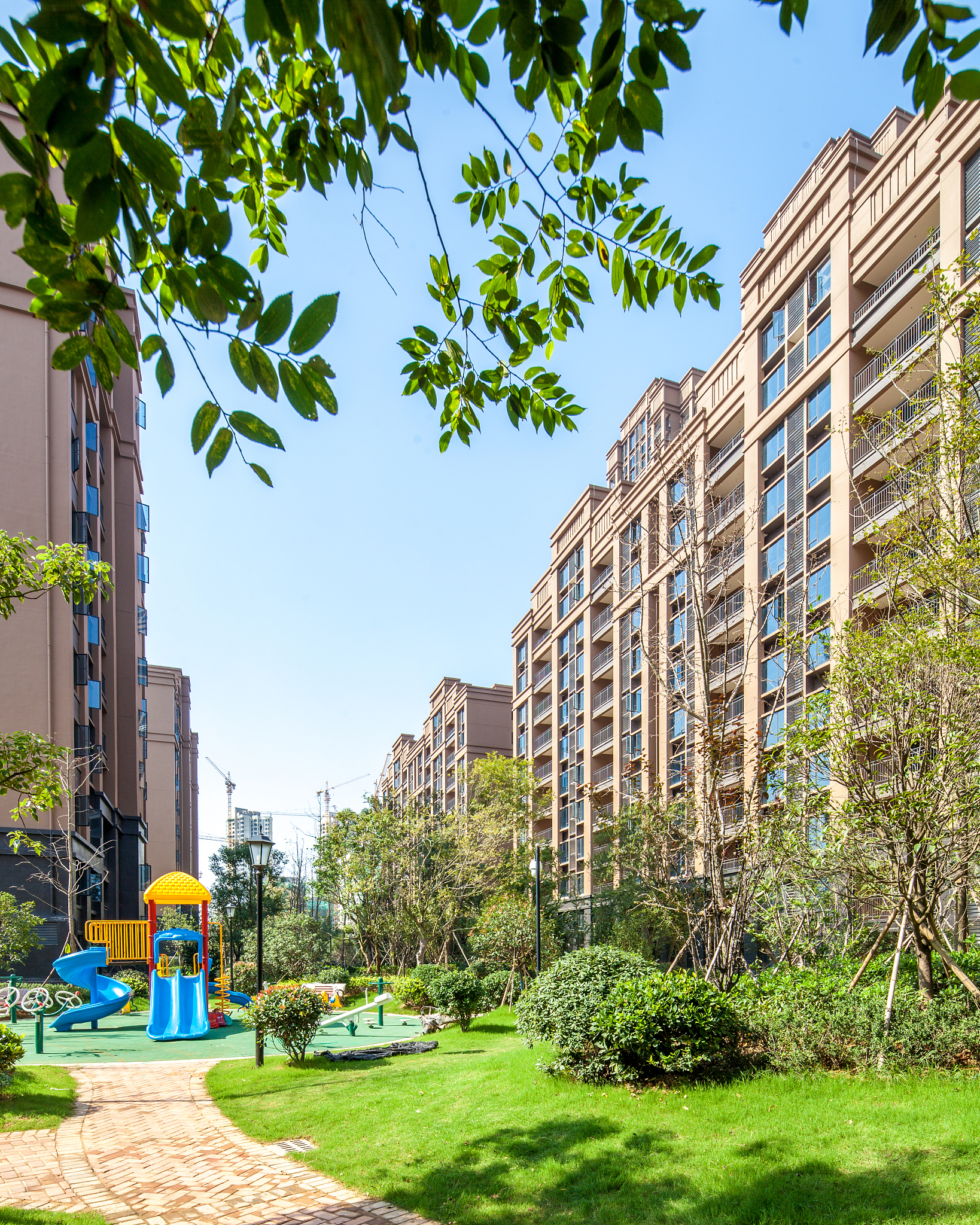 双流区河畔府邸3-201现房出售，南北朝向，总价330万，适合高新区和机场上班族