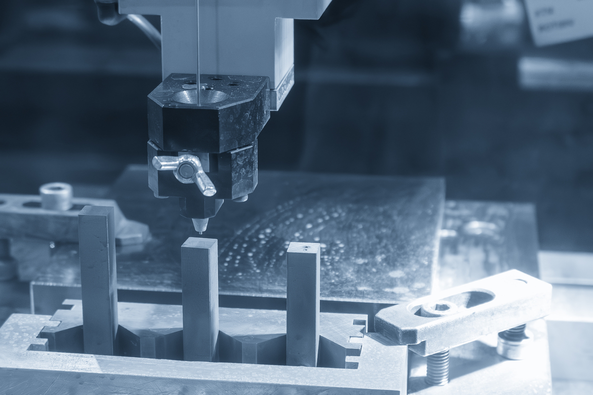 电火花切割加工有哪些特点？最适合加工何种模具