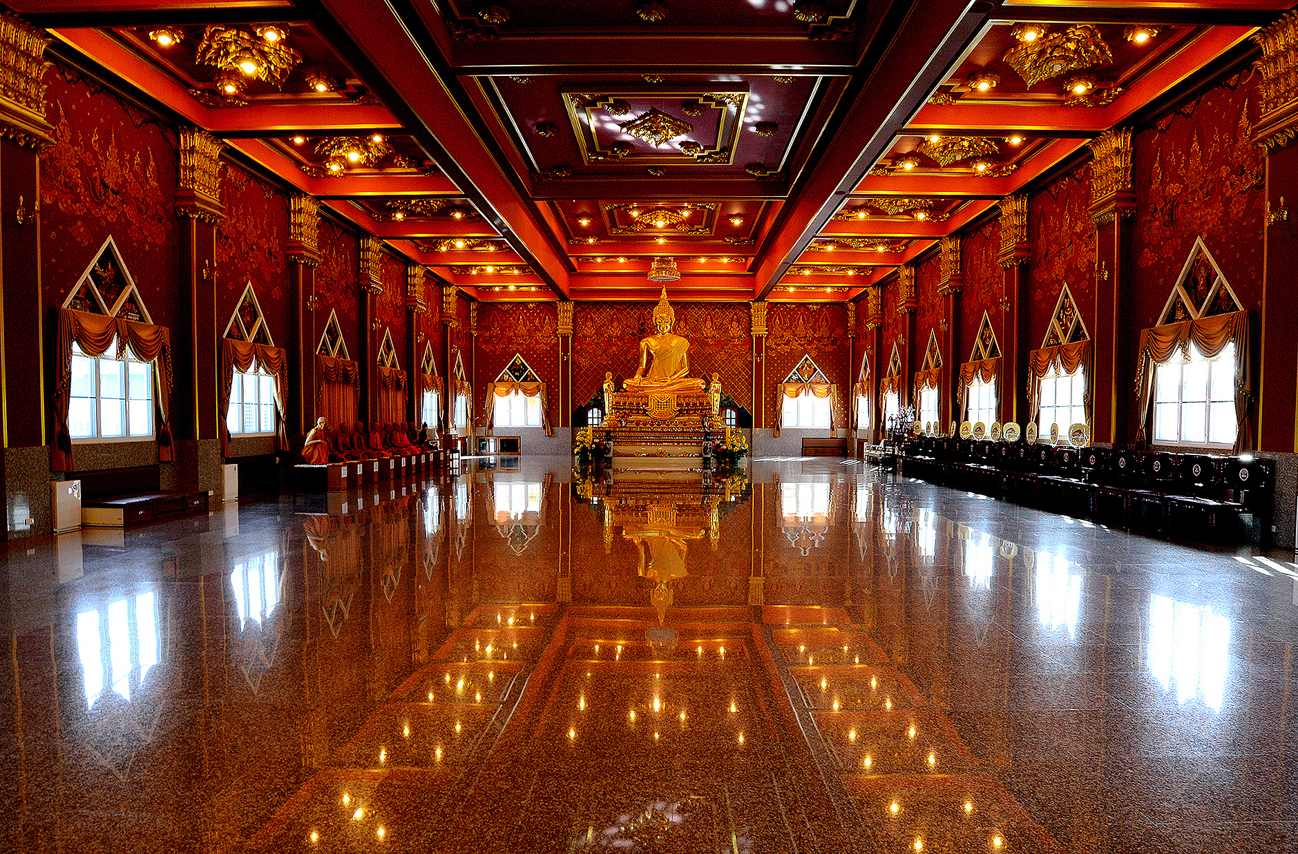buddha light and shadows at wat khun inthapramun angthong thaila