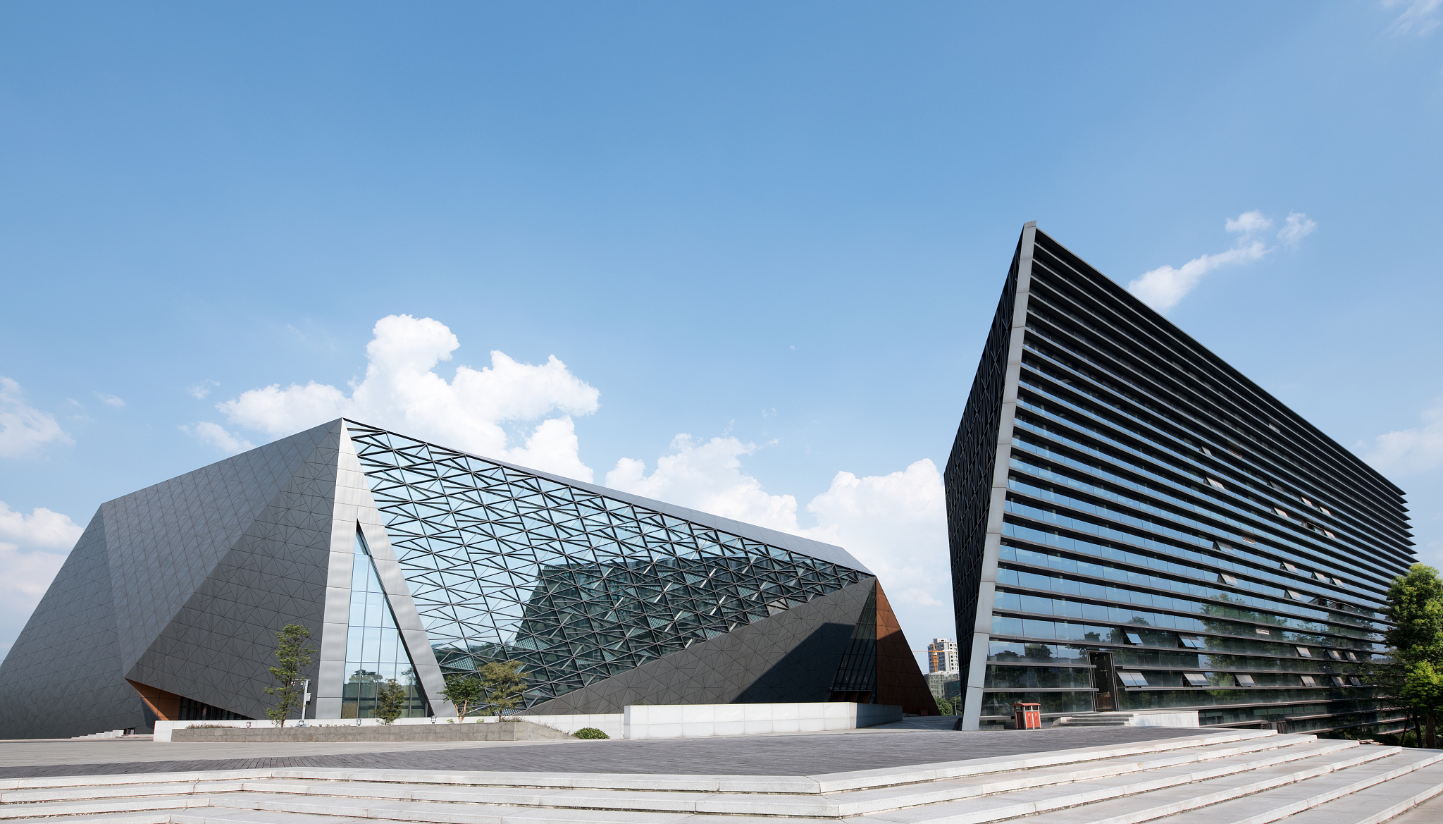 重庆建筑高级技工学校分享：造价工程师的前景