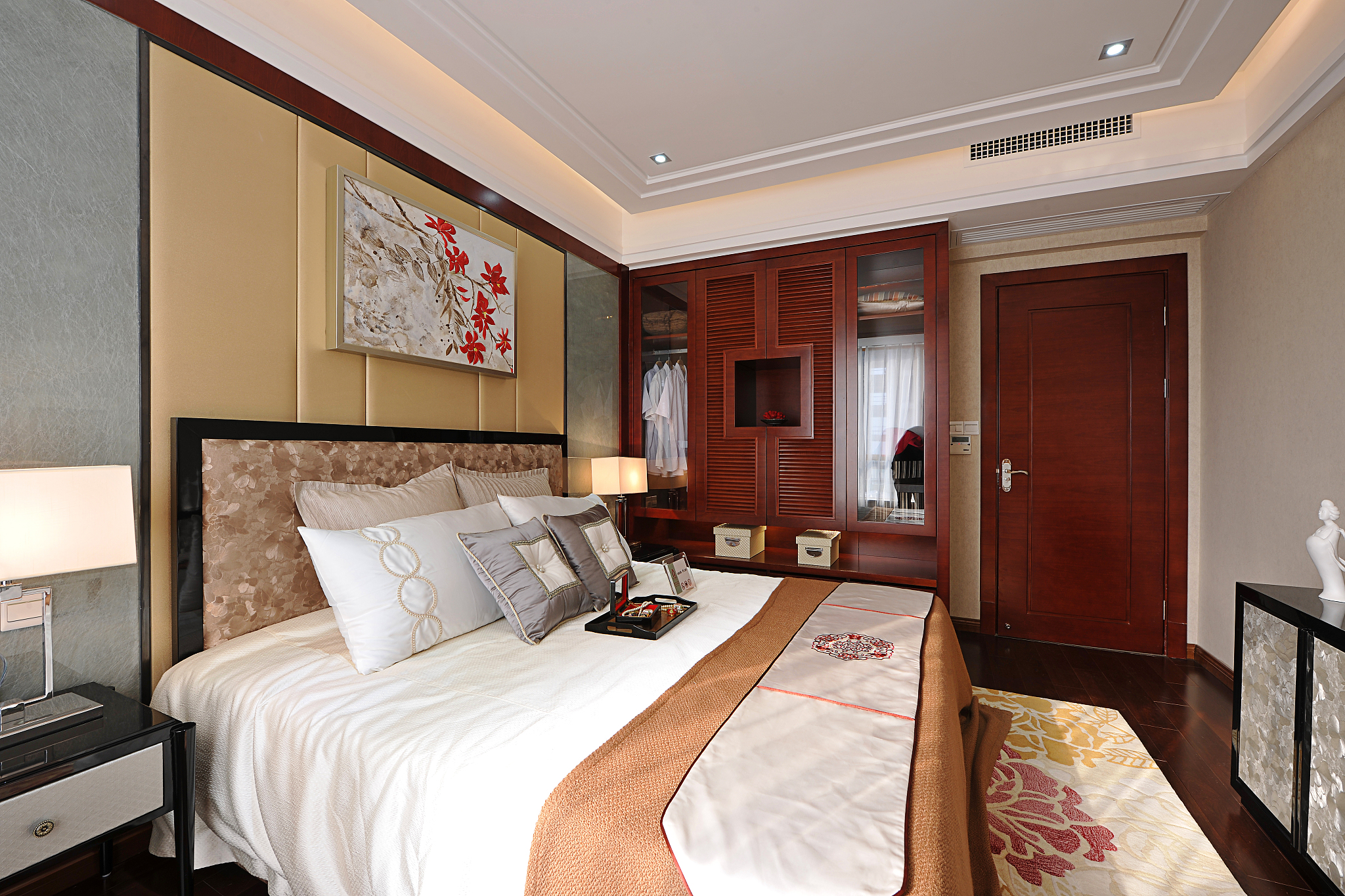 床头有一面镜子在风水里好不