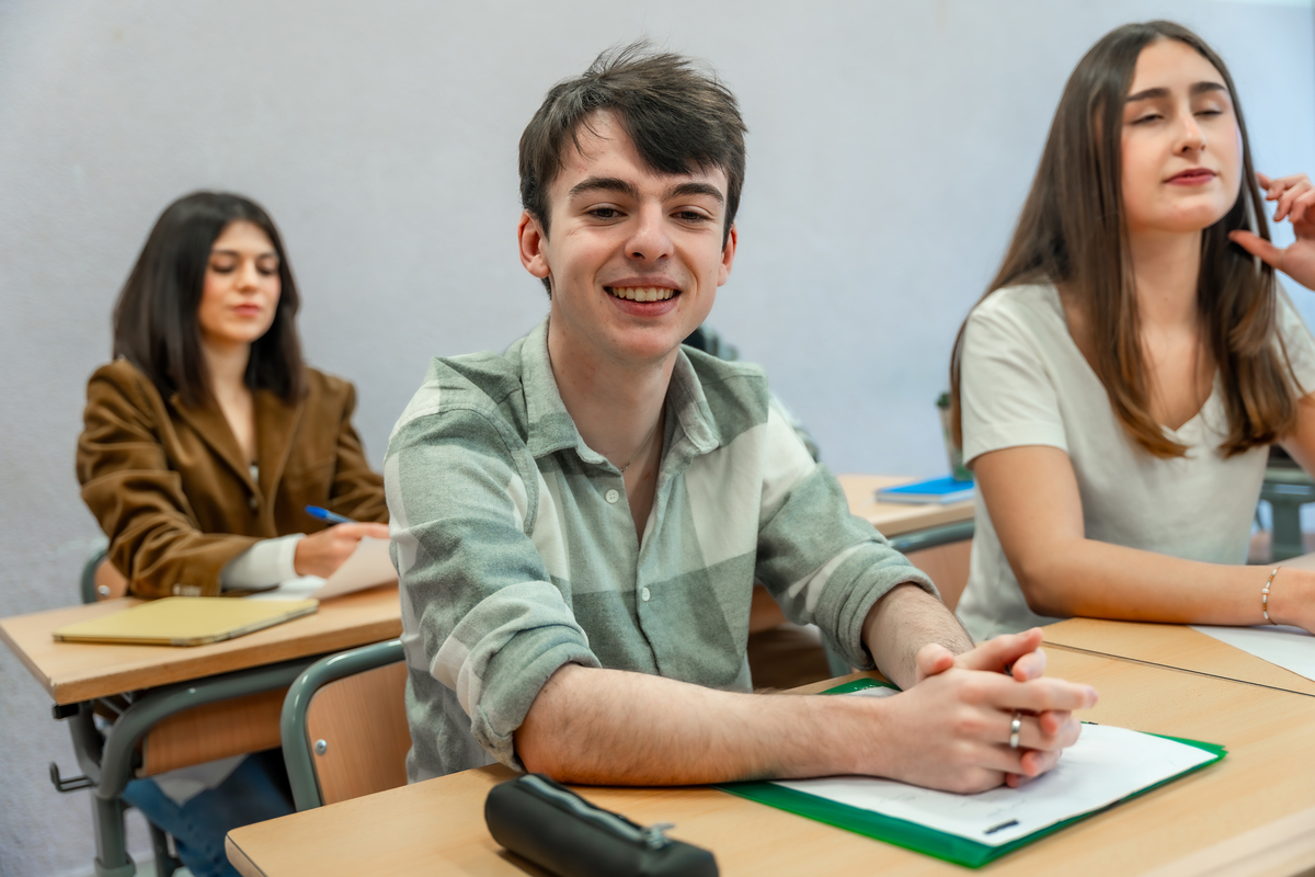 Chinese College Student's English Learning Journey: Challenges and Strategies