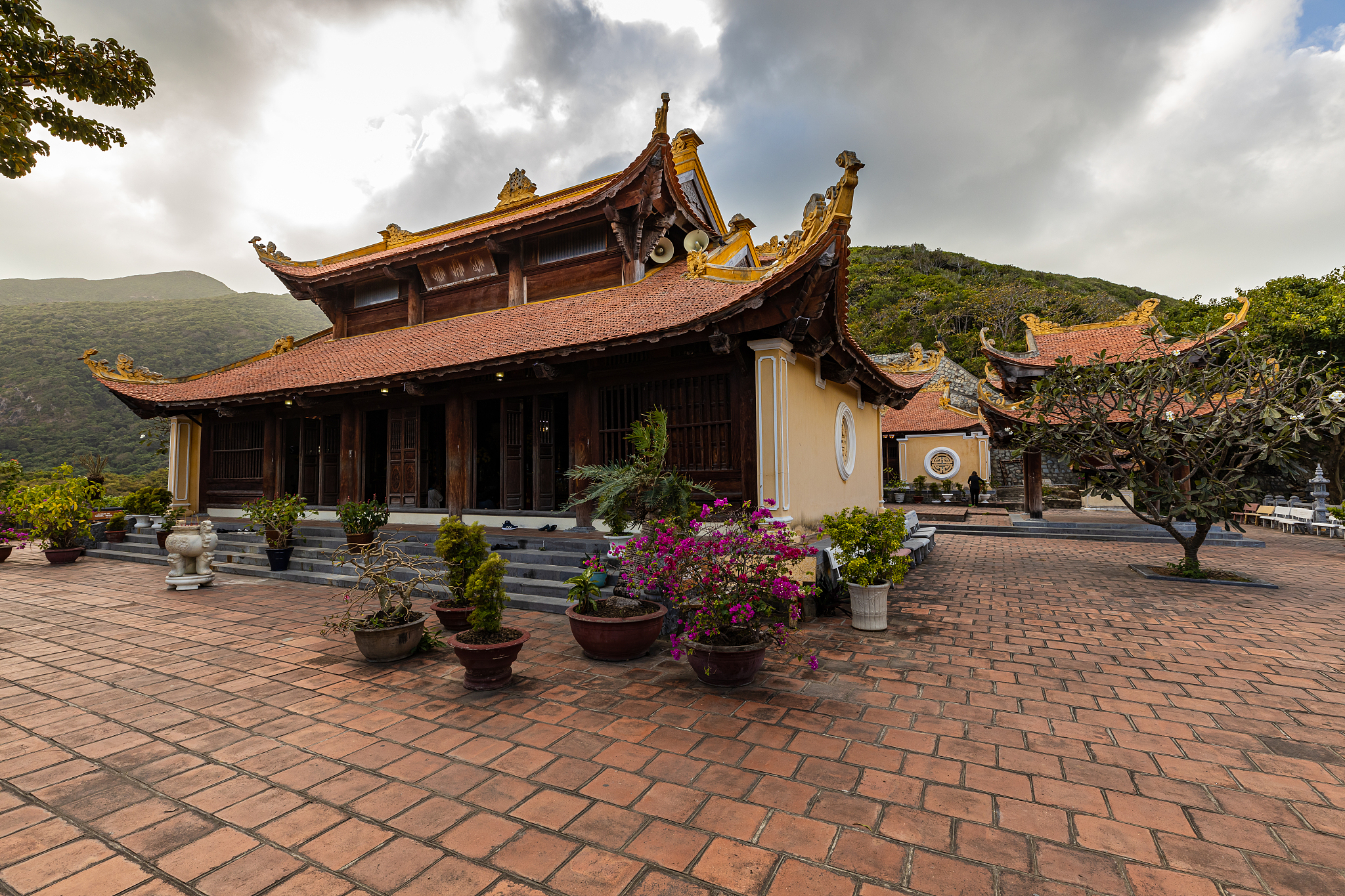 the van son pagoda of con dao in vietnam