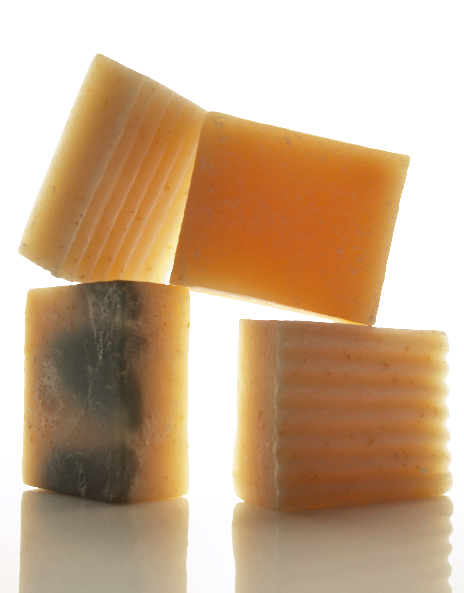 蜡的价格？ 蜡包含哪几种？石蜡哪几种？必要性、可行性、真实性