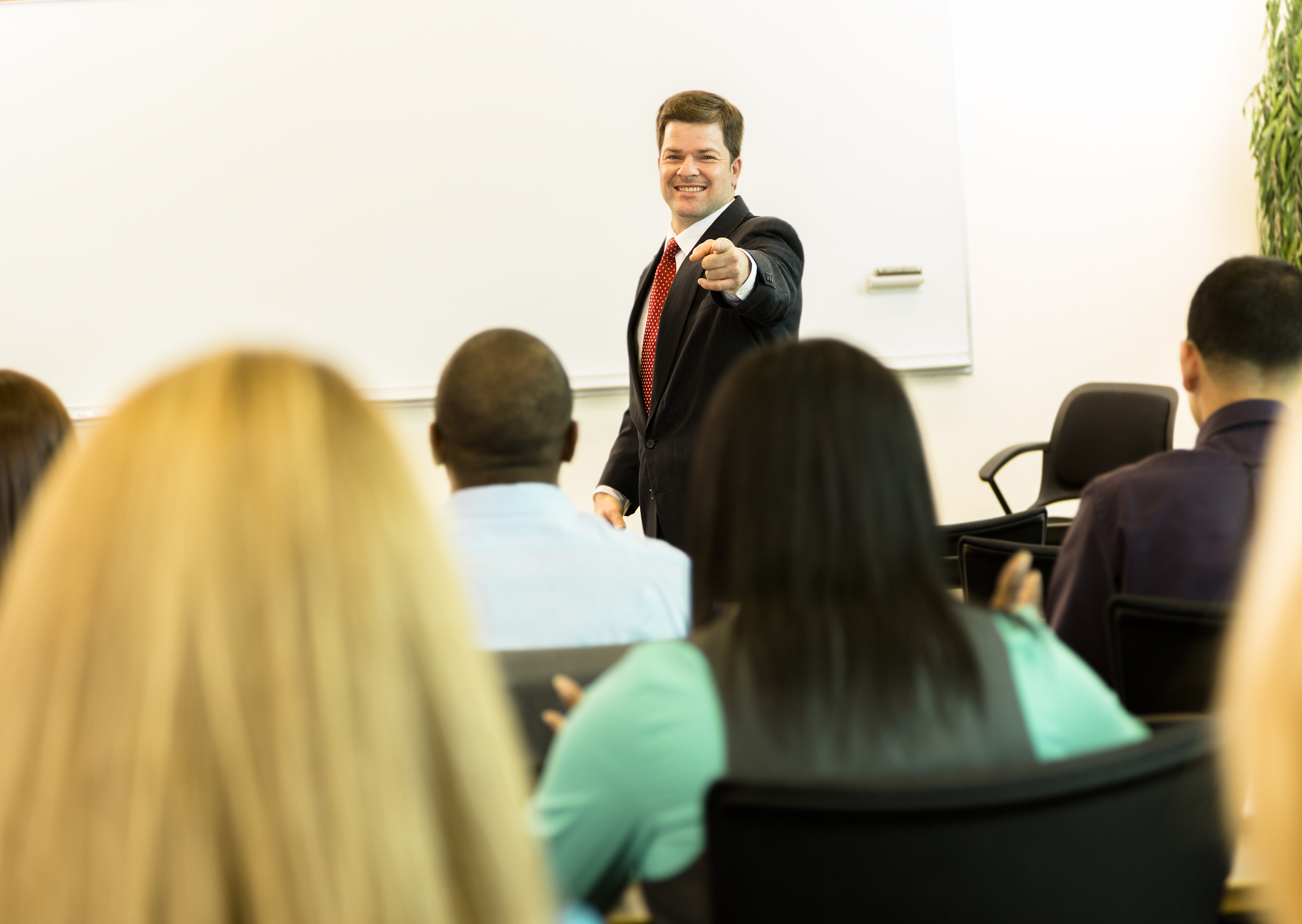 各个专家、秘书职业化从教育培训下手、论文、学习西方