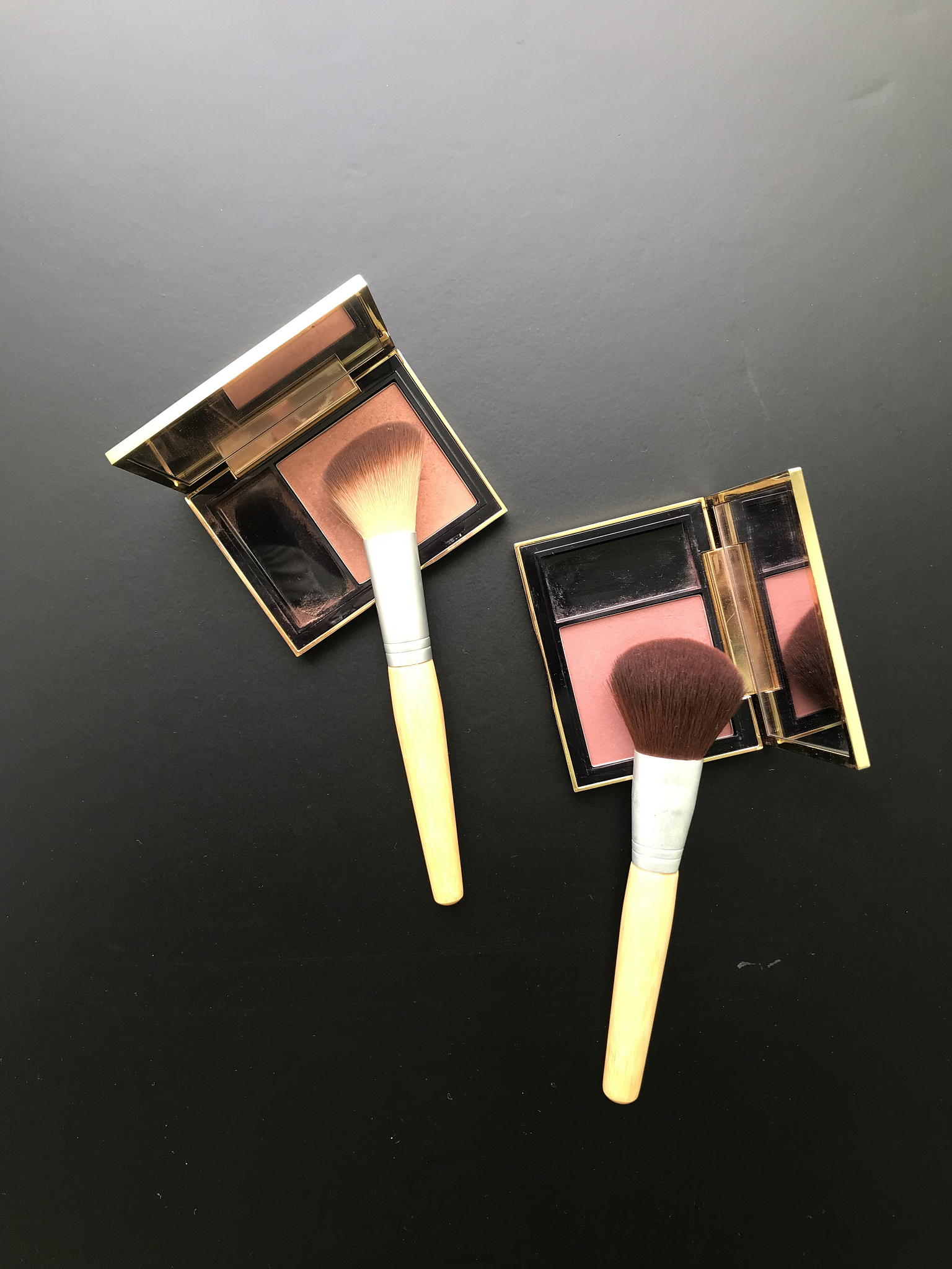 告别卡粉烦恼！这款魔法粉底刷让你拥有完美无瑕底妆