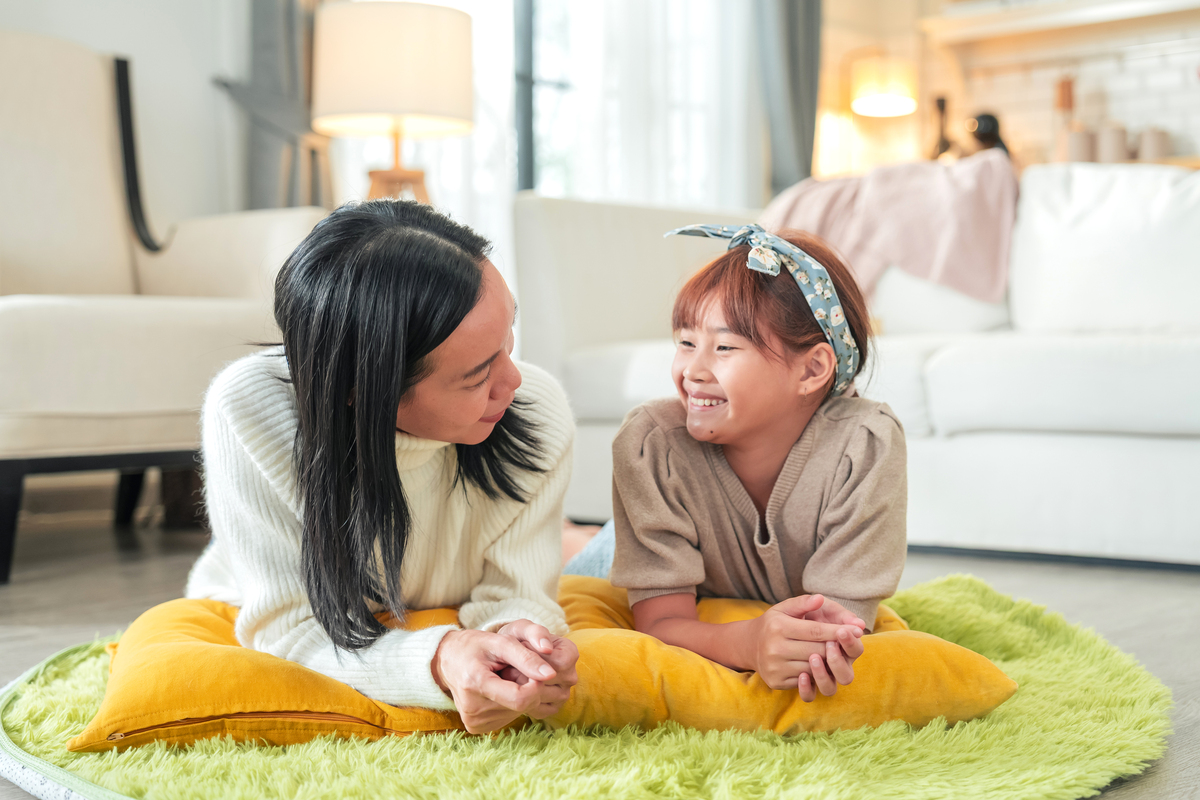 那我也有给宝宝盖东西呀只是怕她太热不配合量体温才盖薄一些我就很讨厌她在否定我的做法