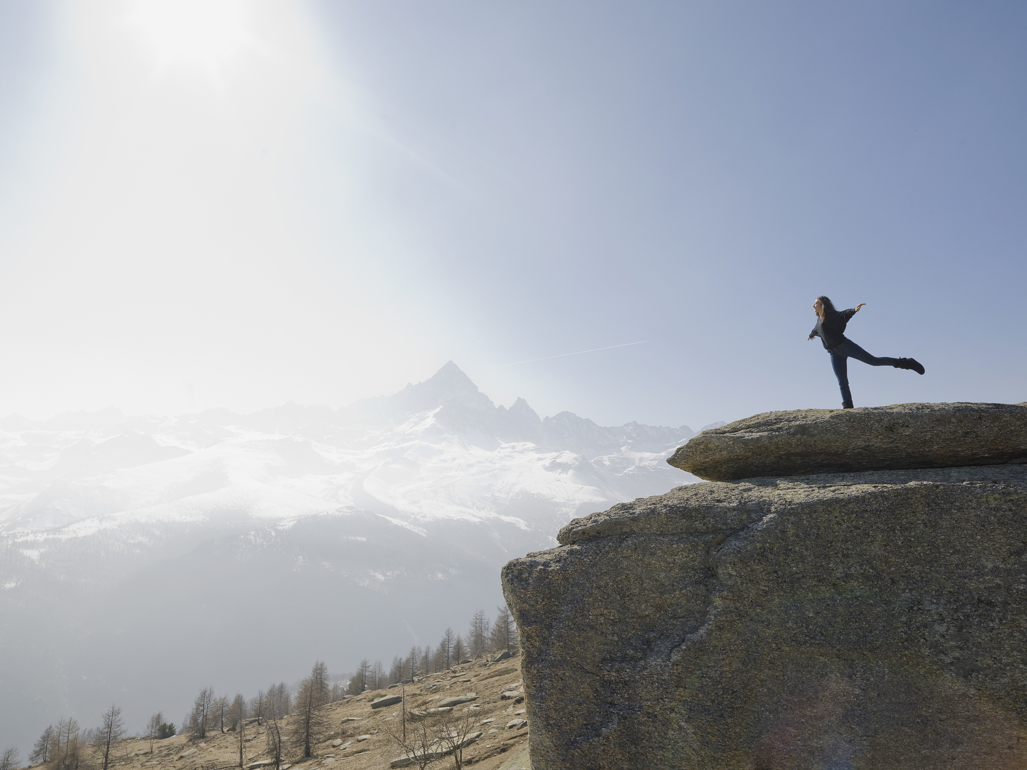 我需要一段站在山顶的一些感慨文案