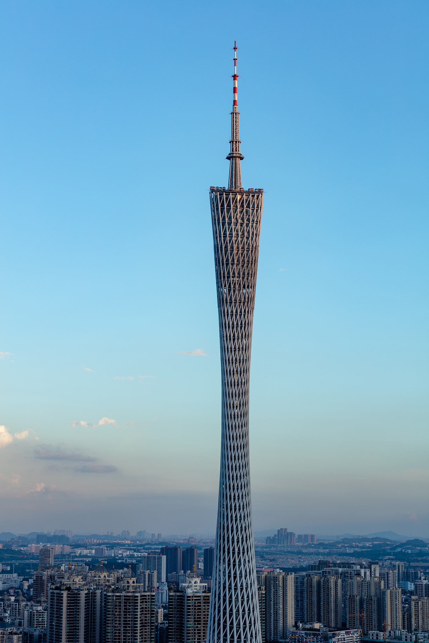 广州塔户外广告案例：如何影响城市发展？