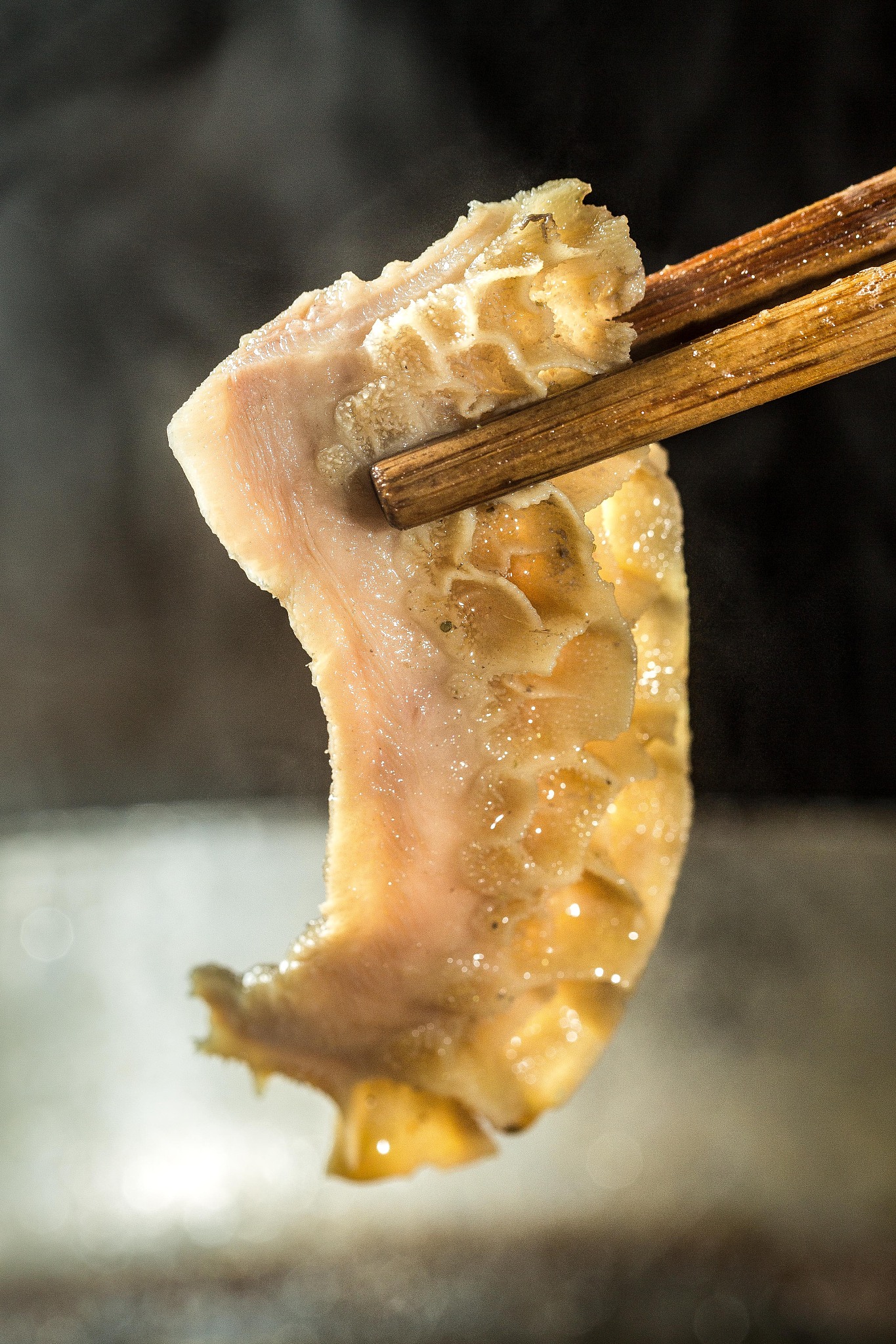 以《湖南米粉以及蕴含其中的饮食文化》为题写一篇3500字的中午论文；具体要求如下：1论文题目：一般不超过25个字要简练准确可分两行书写；2摘要：中文摘要字数应在300字左右英文摘要与中文摘要内容要相对应；3关键词：关键词以3—5个为宜应该尽量从《汉语主题词表》中选用分号隔开；4正文：正文要符合一般学术论文的写作规范内容层次分明数据可靠文字简练观点正确能运用现代经济学、管理学的分析方法并能学会利用计