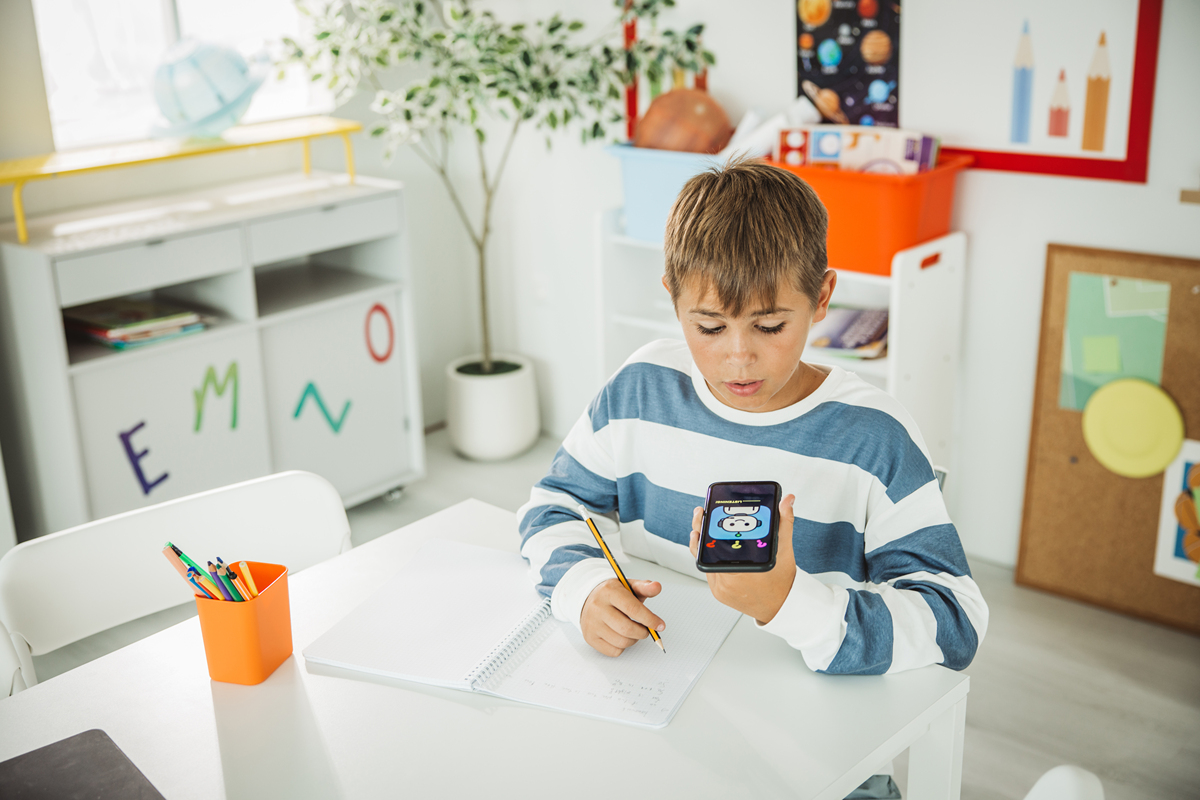 如何在嘈杂环境中高效学习？4个实用技巧