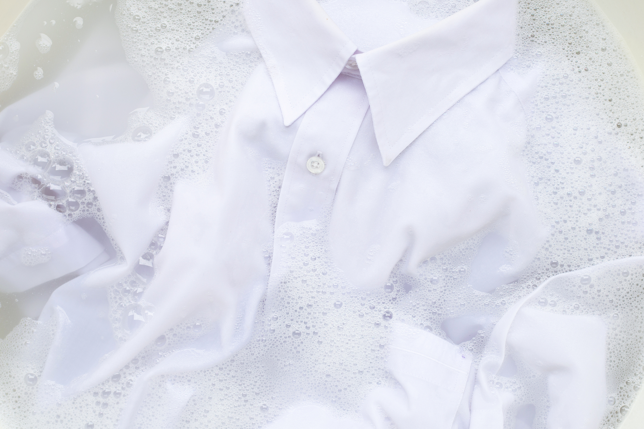 中药弄在白色衣服上怎么洗的掉，