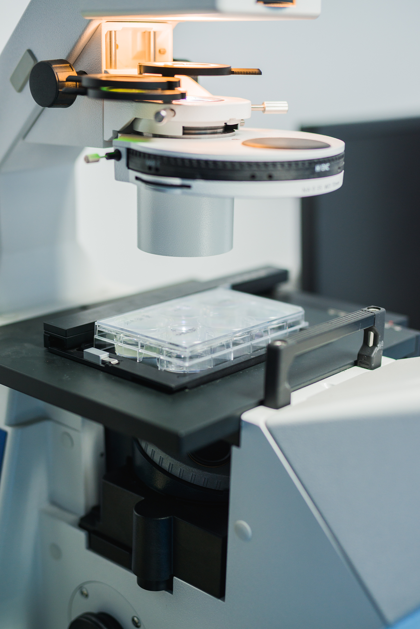 透射电镜发展史：从1931年到今天