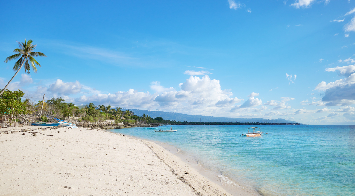 写一篇放松身心感受大自然：最美的度假胜地推荐