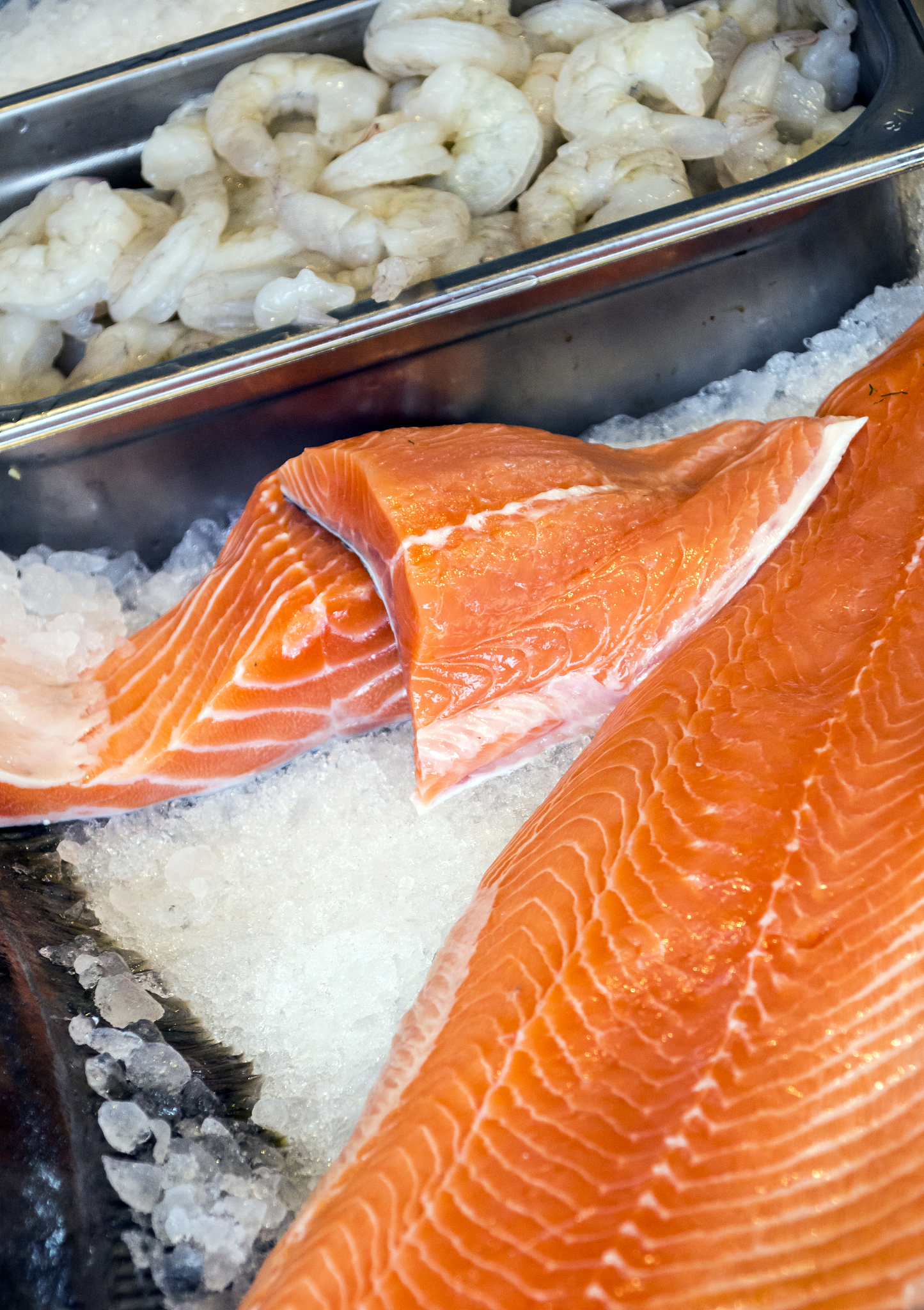 挪威深海三文鱼：健康美味，全程冷链运输